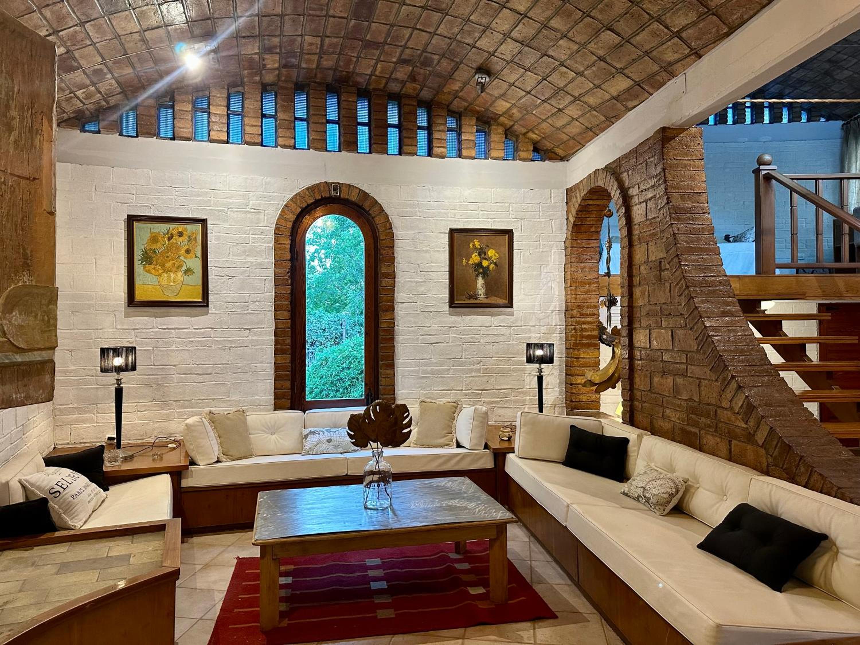 Four-Bedroom House photo 1