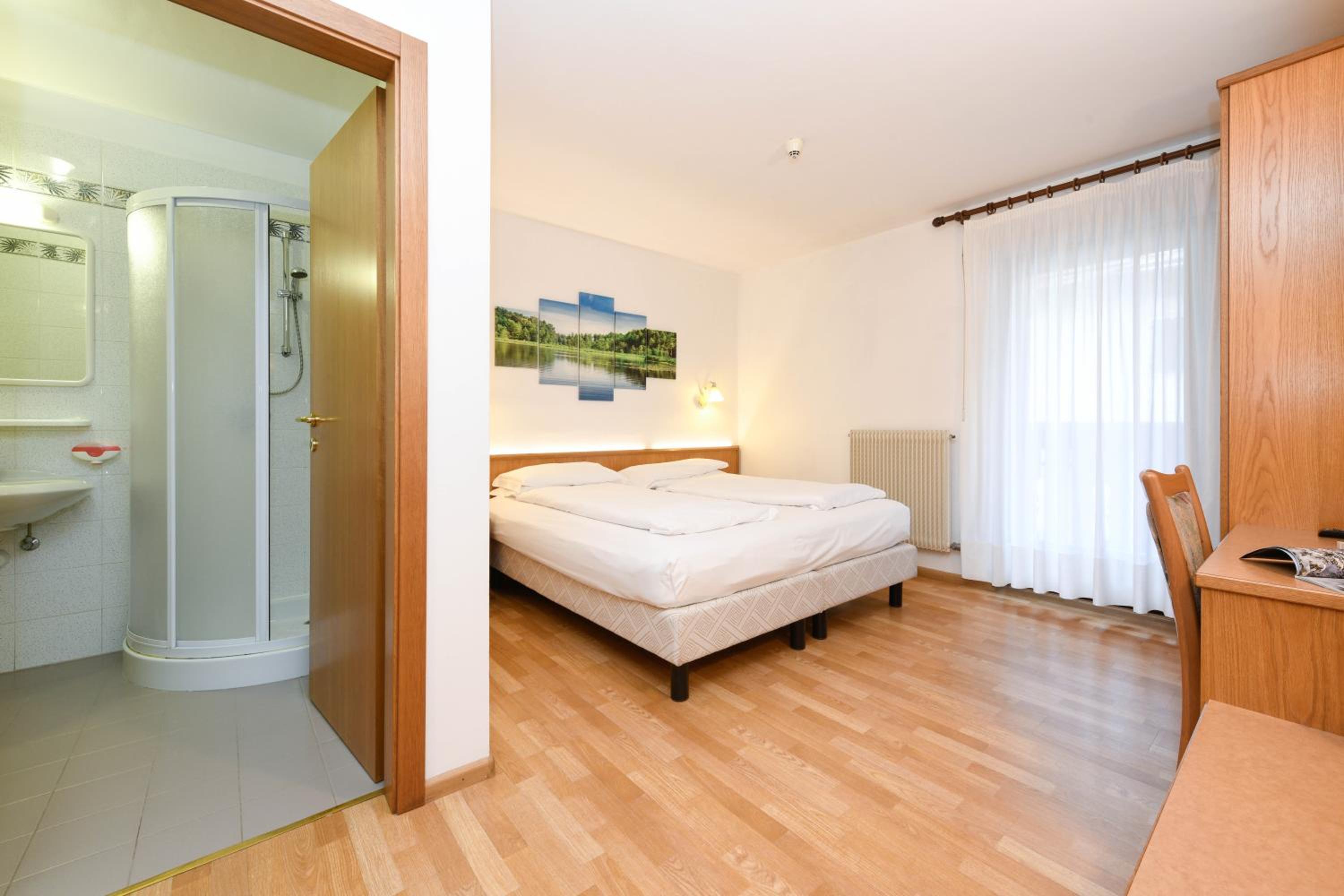 Double or Twin Room photo 3