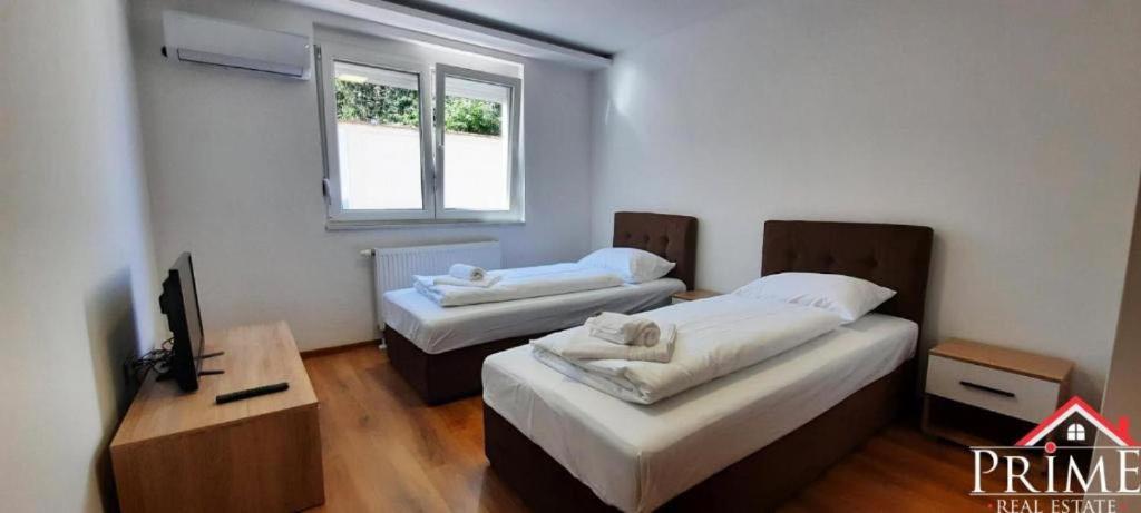 Twin Room With Private Bathroom photo 1