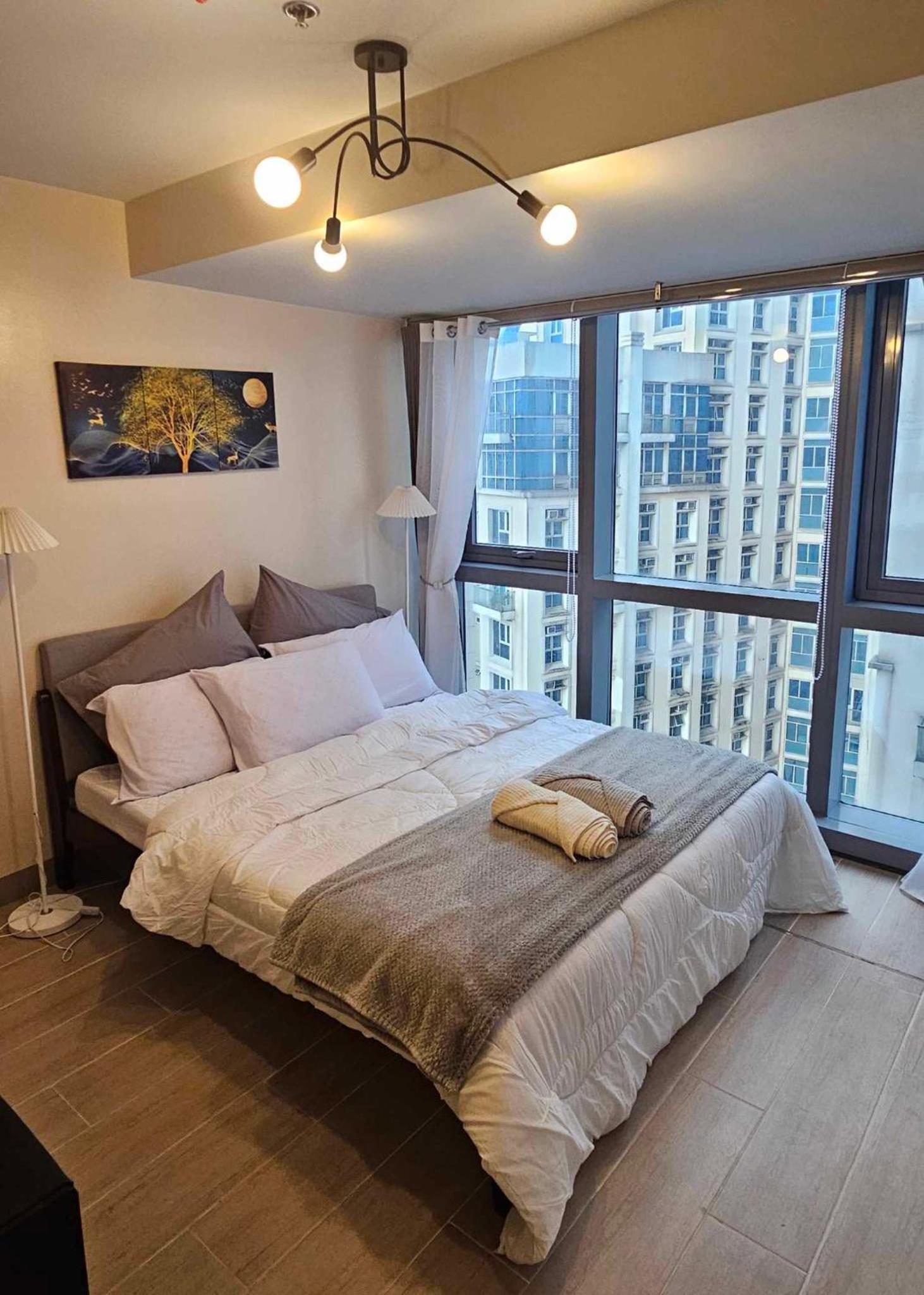 Apartment With City View