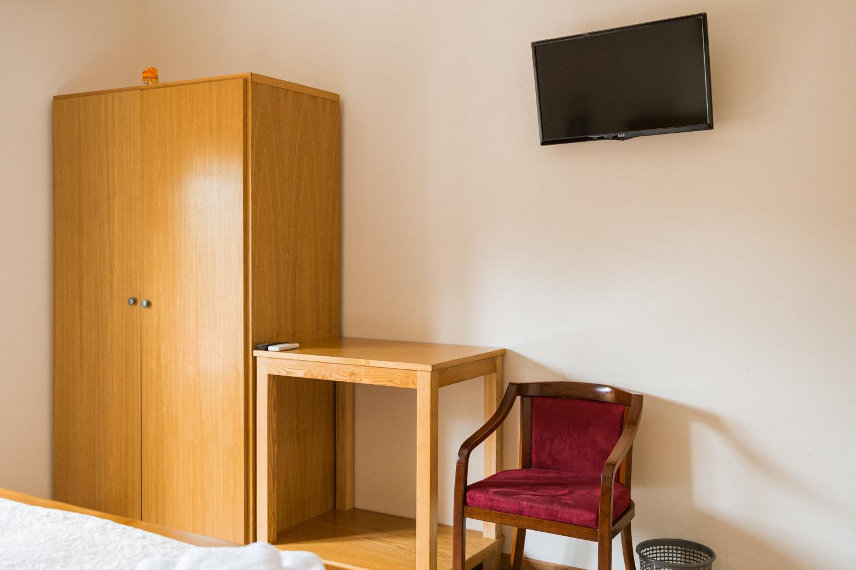 Double or Twin Room photo 2