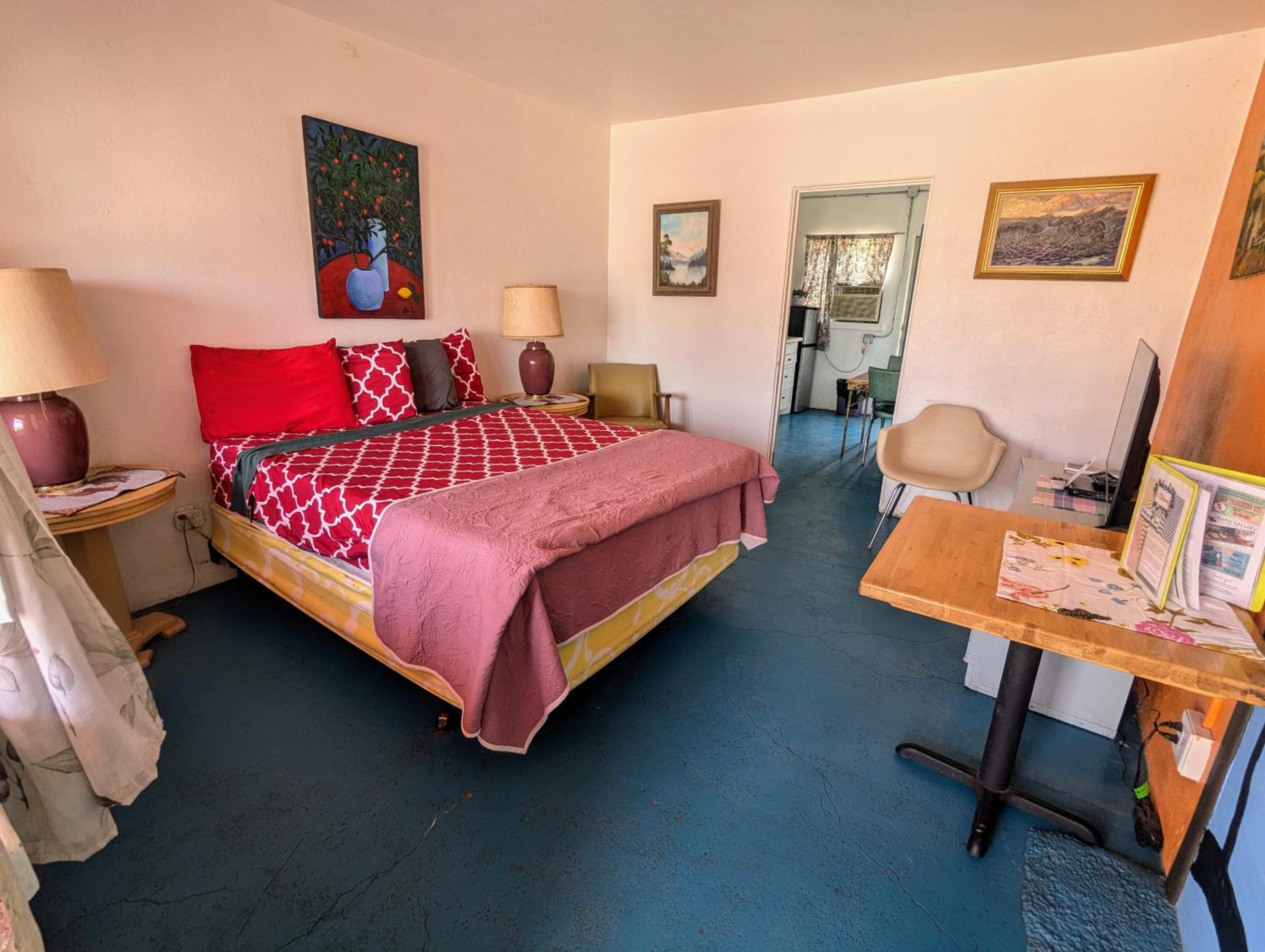 Queen Room photo 1