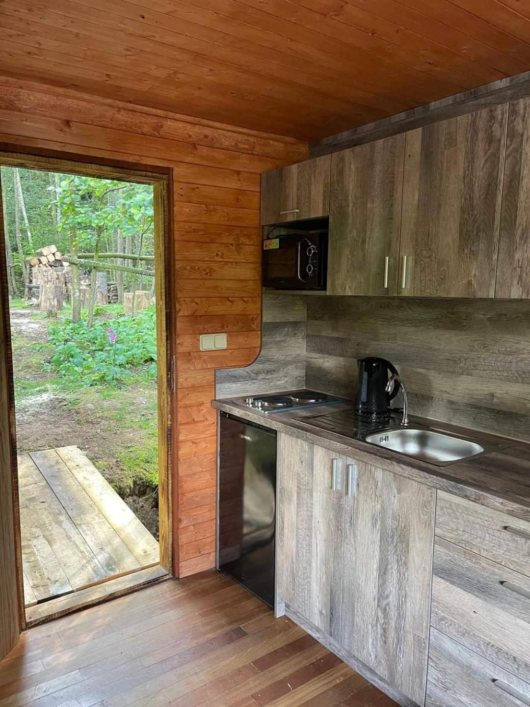Mobile Home photo 2