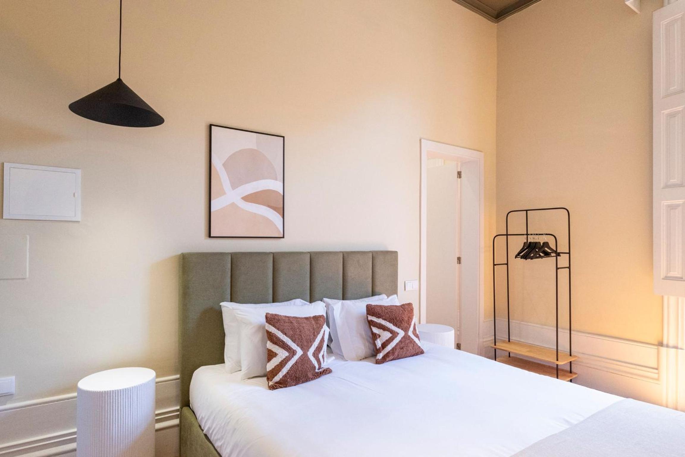 Deluxe Queen Suite