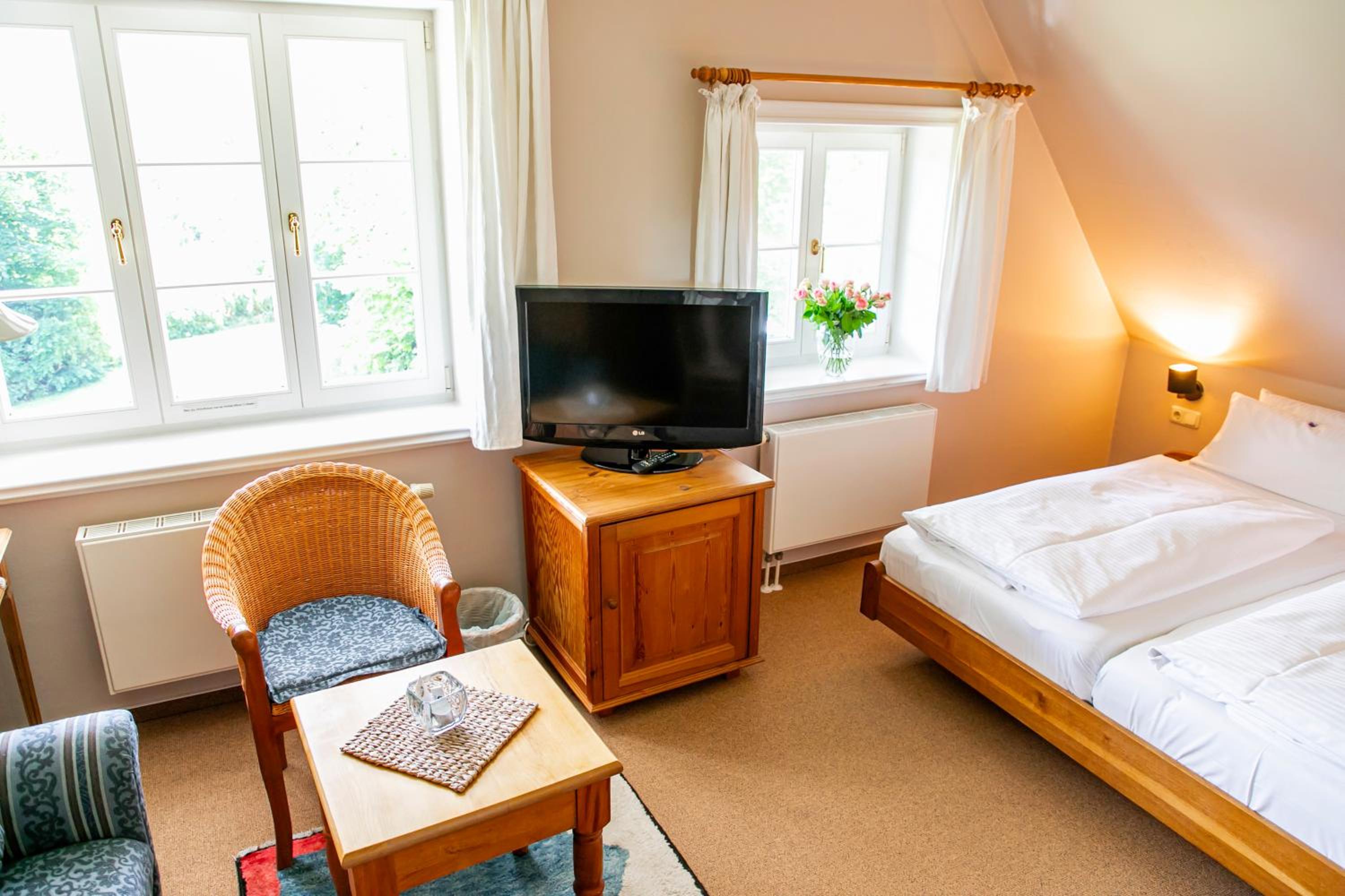 Economy Double Room photo 3