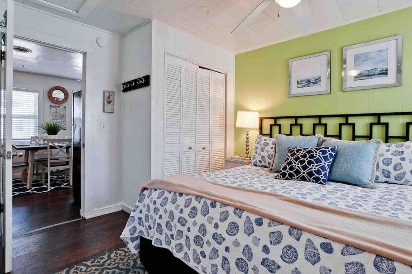 Two-Bedroom Bungalow photo 1