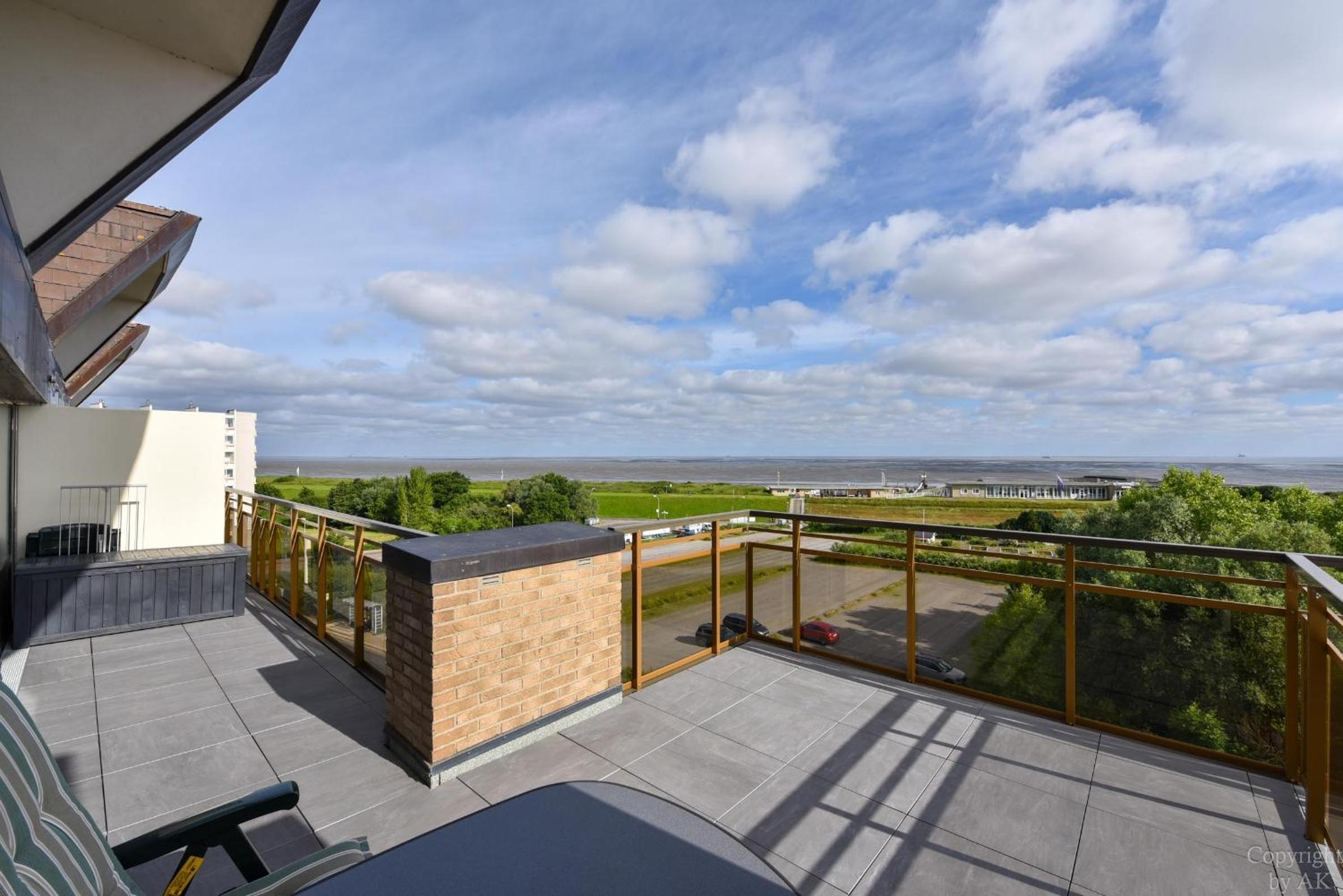 Apartment with Sea View photo 2