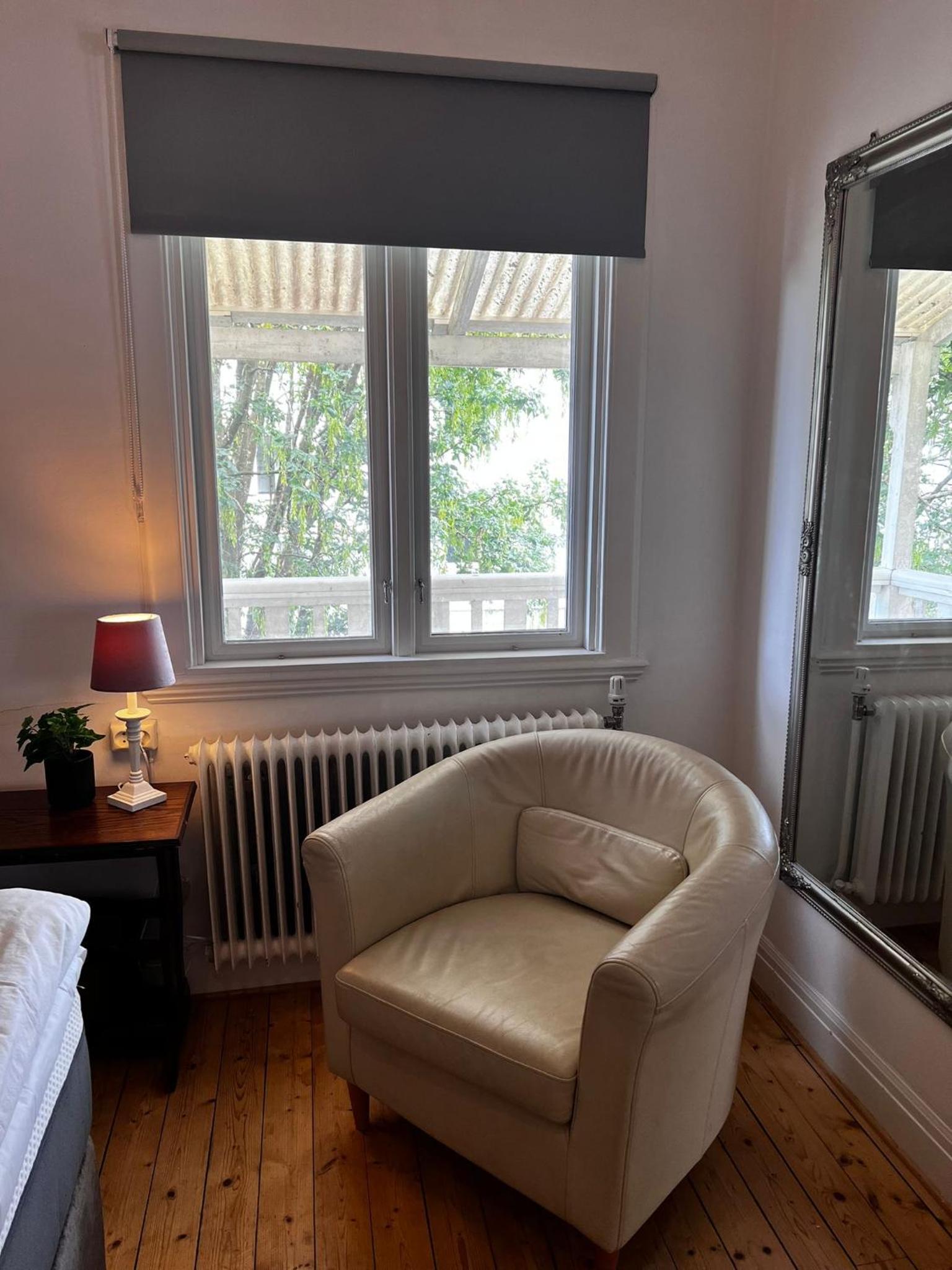 Double Room with Shared Bathroom photo 3