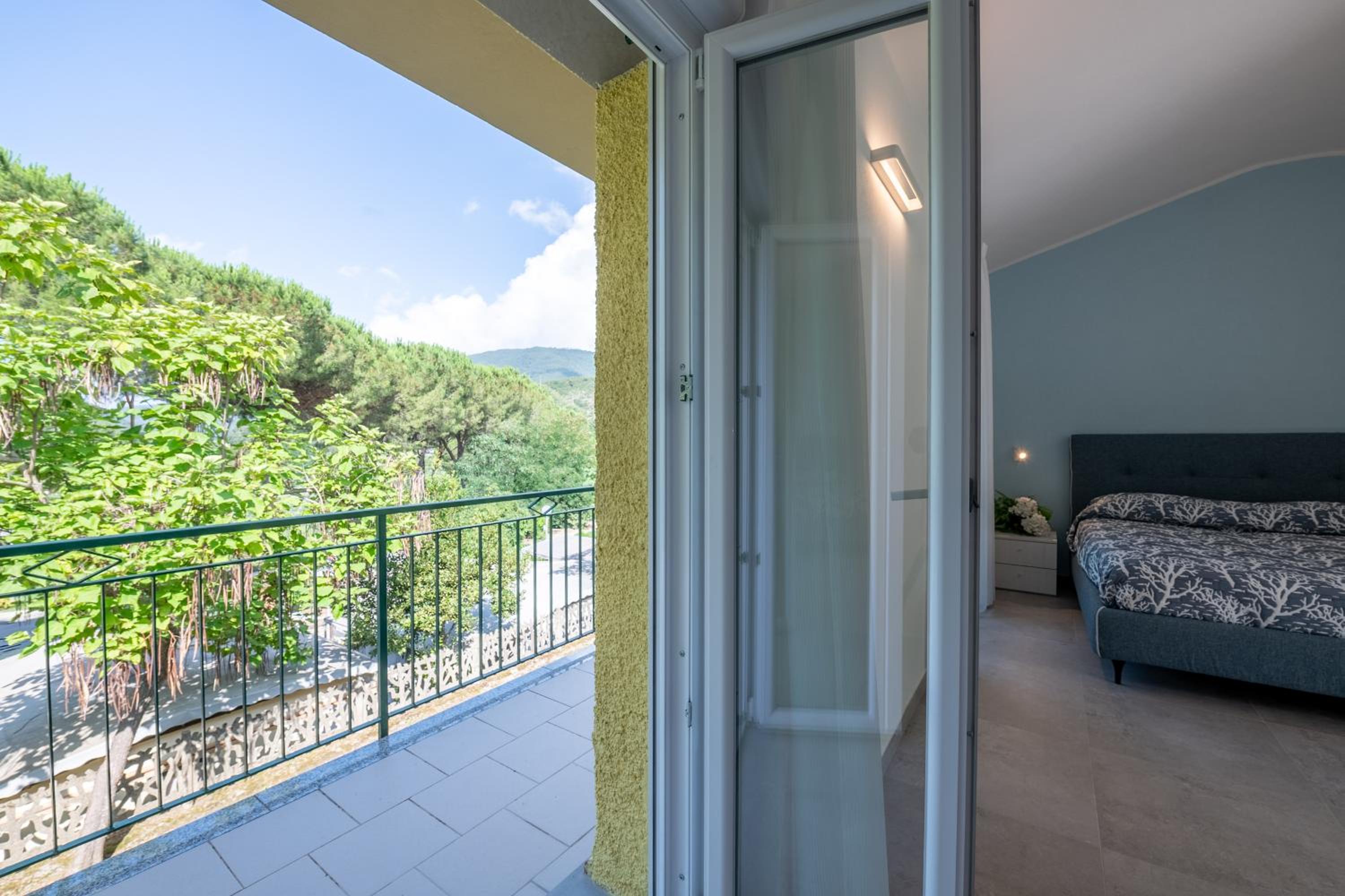 Triple Room with Private Bathroom photo 3