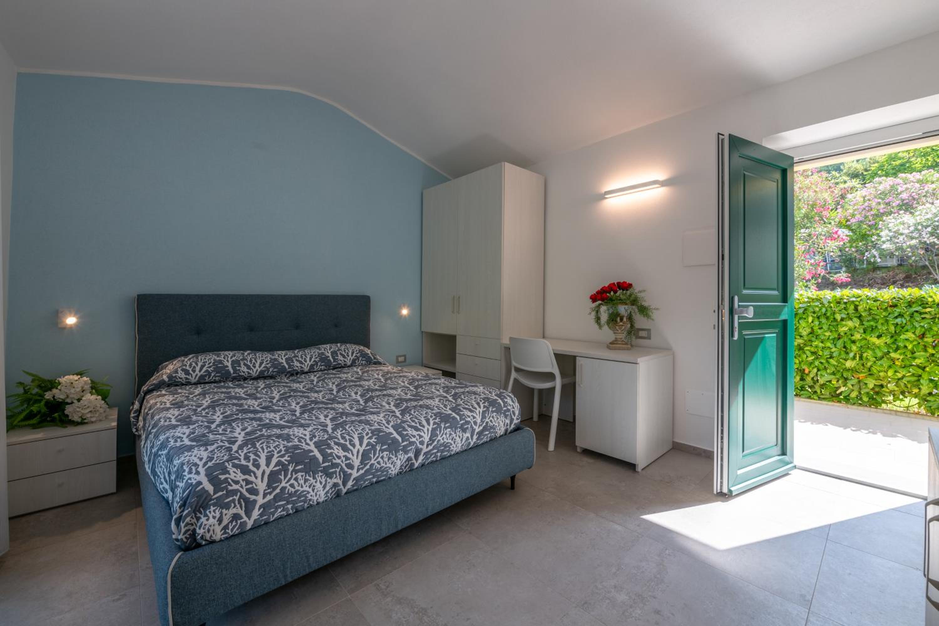 Triple Room with Private Bathroom photo 2