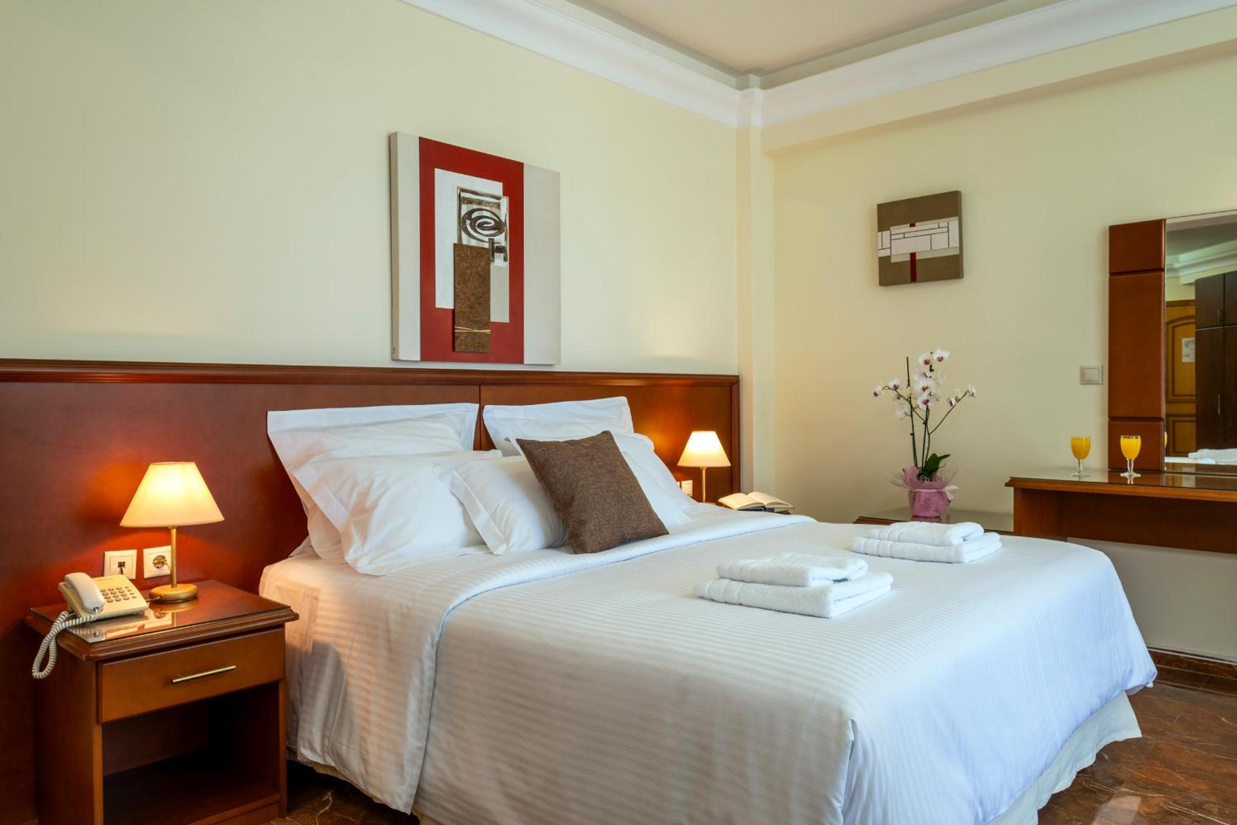 Superior Double or Twin Room - Photo 9