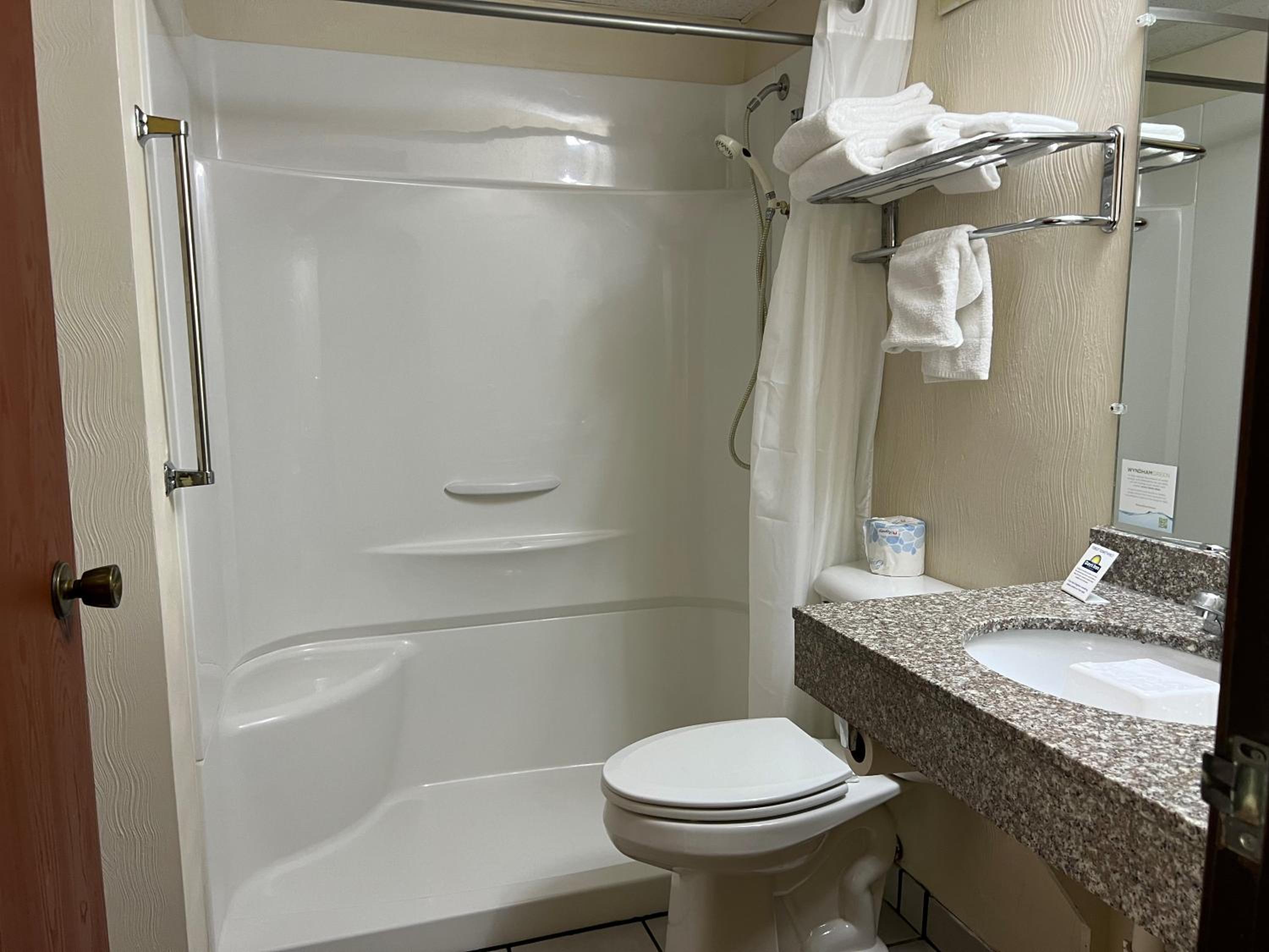 King Room - Disability Access/Non-Smoking photo 2