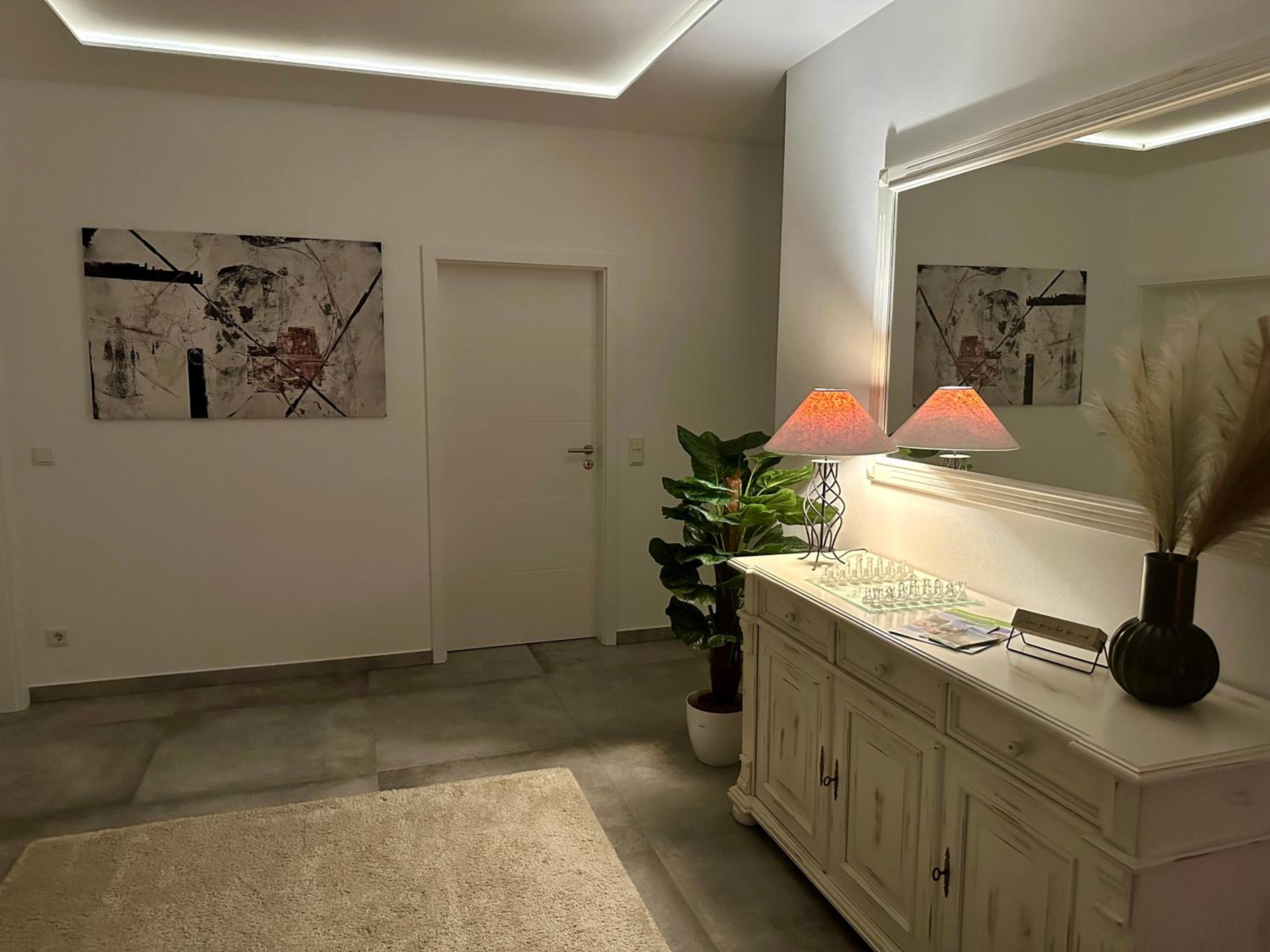 Deluxe Two-Bedroom Apartment with Garden View photo 3