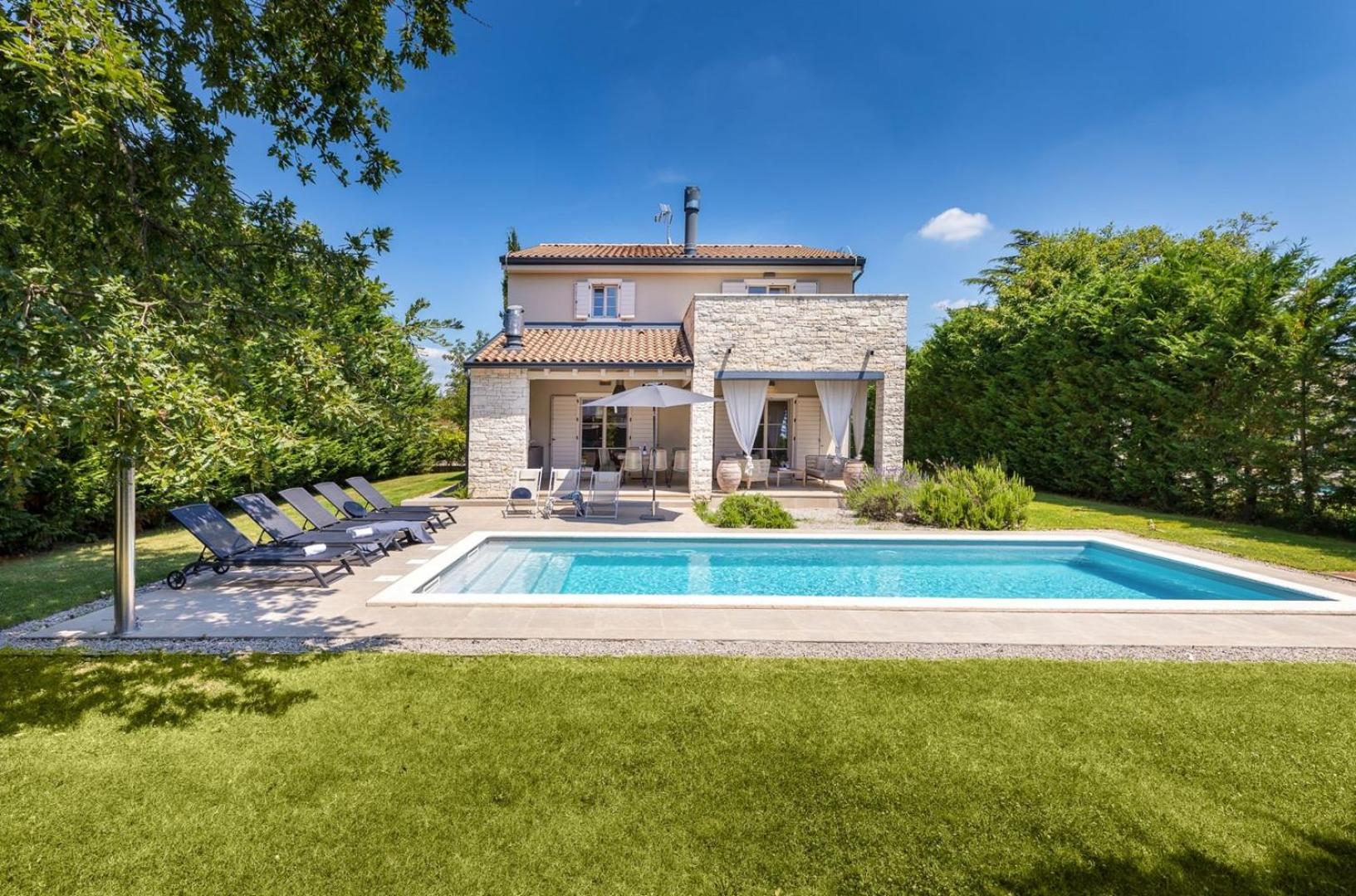 Villa with Private Pool photo 3