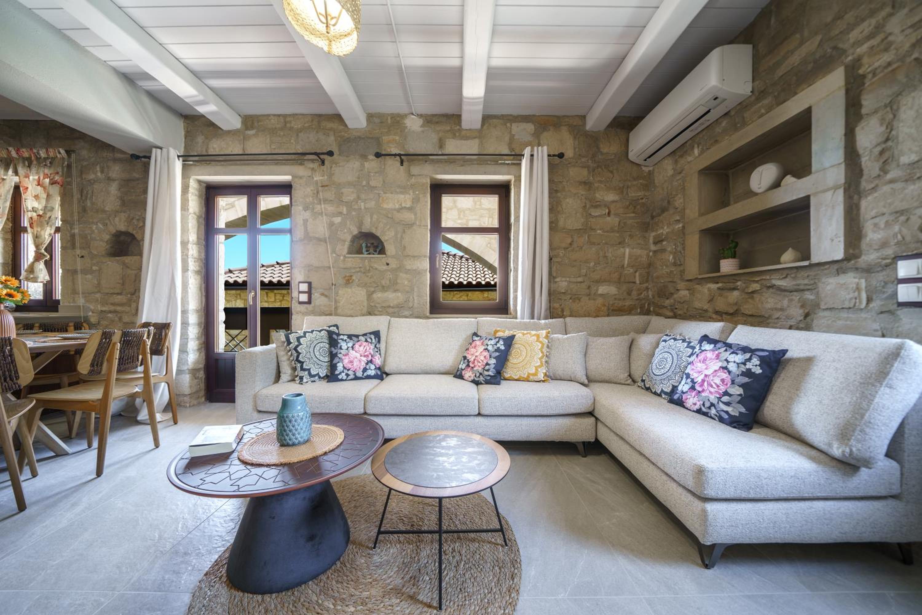 Villa with Private Pool photo 3