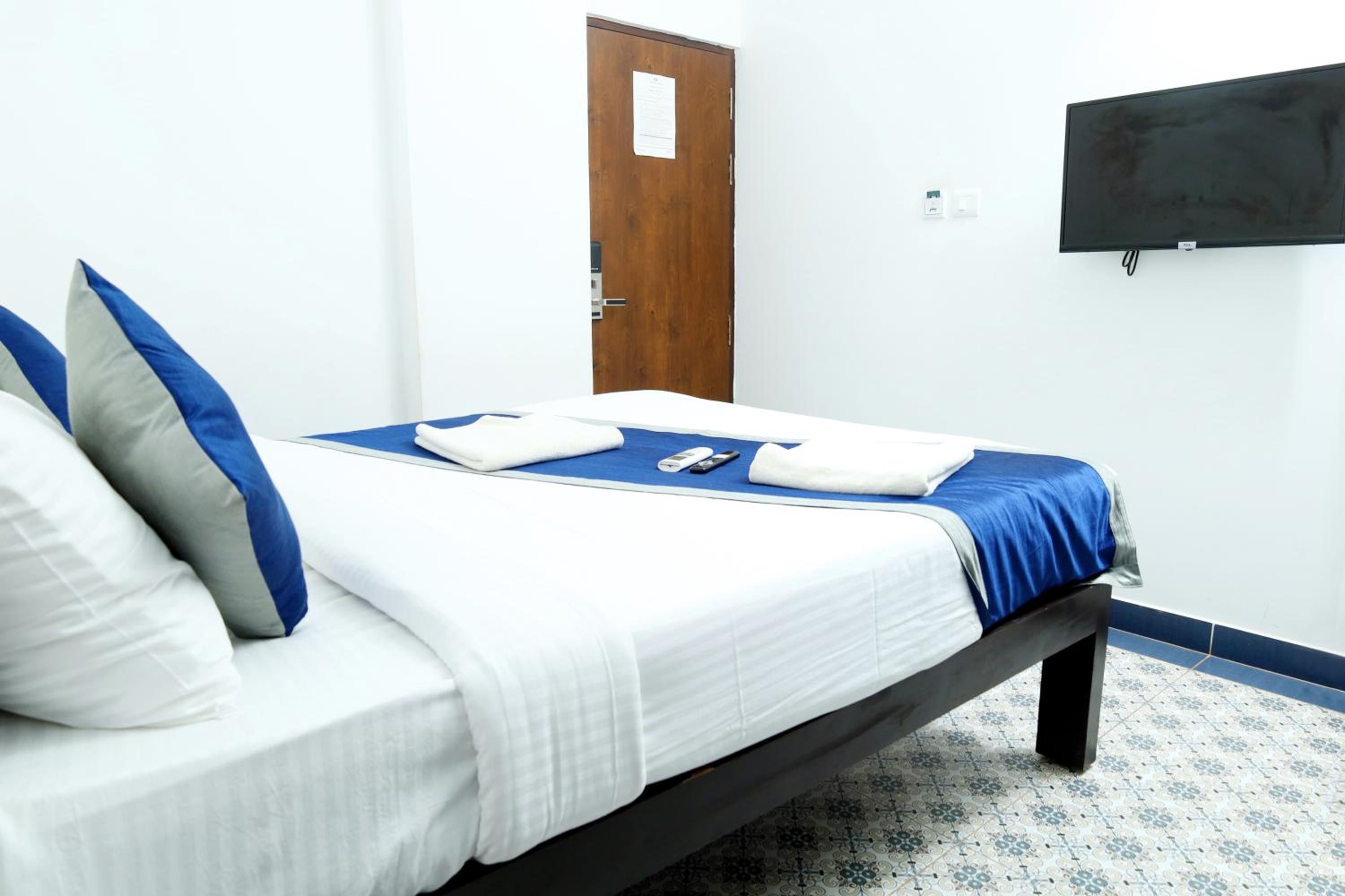 Deluxe Queen Room - Photo 2