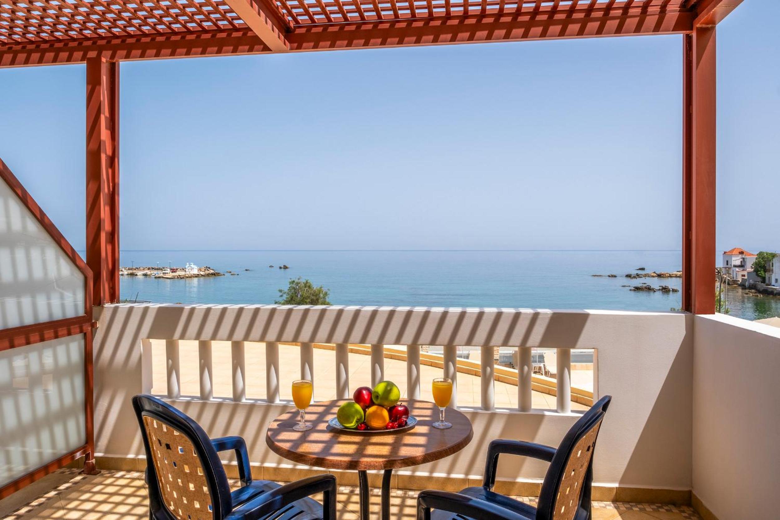 Superior Double  Room with Sea View - Photo 11