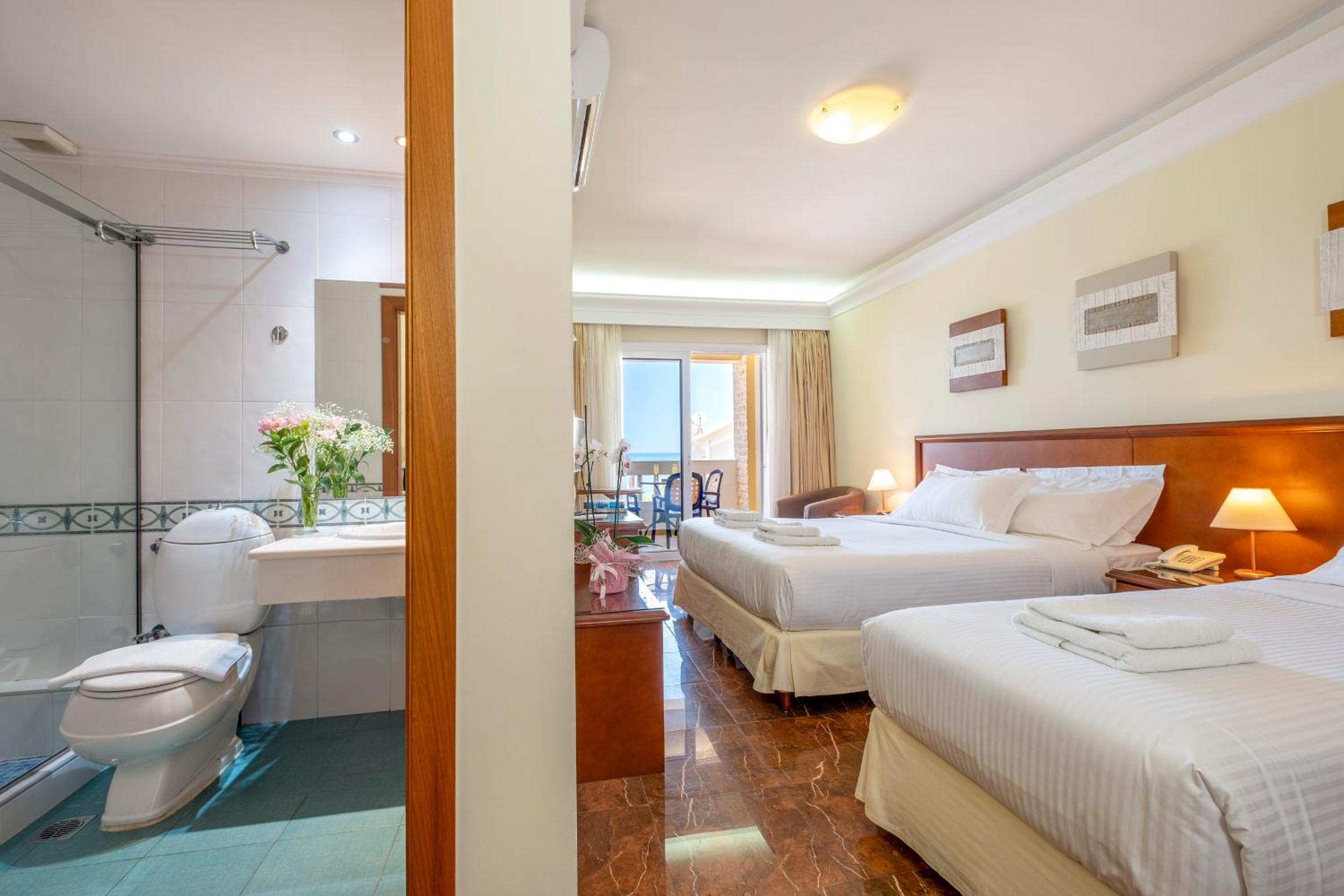 Superior Triple Room with Sea View - Photo 1