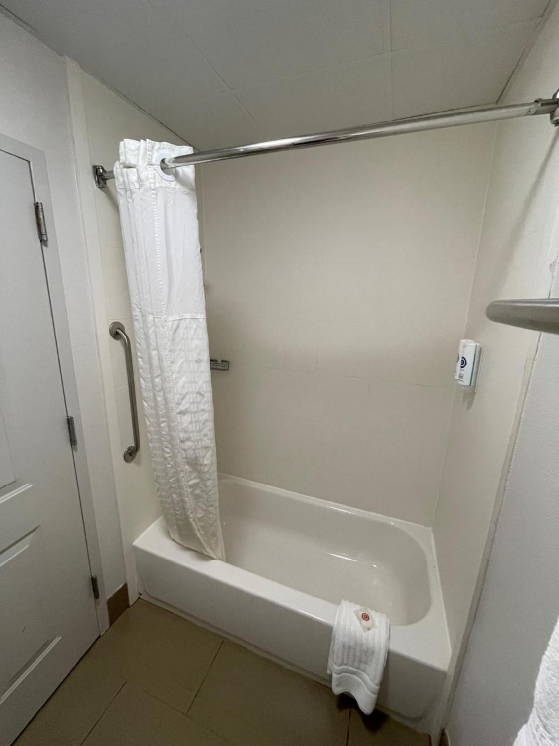 King Suite - Photo 8
