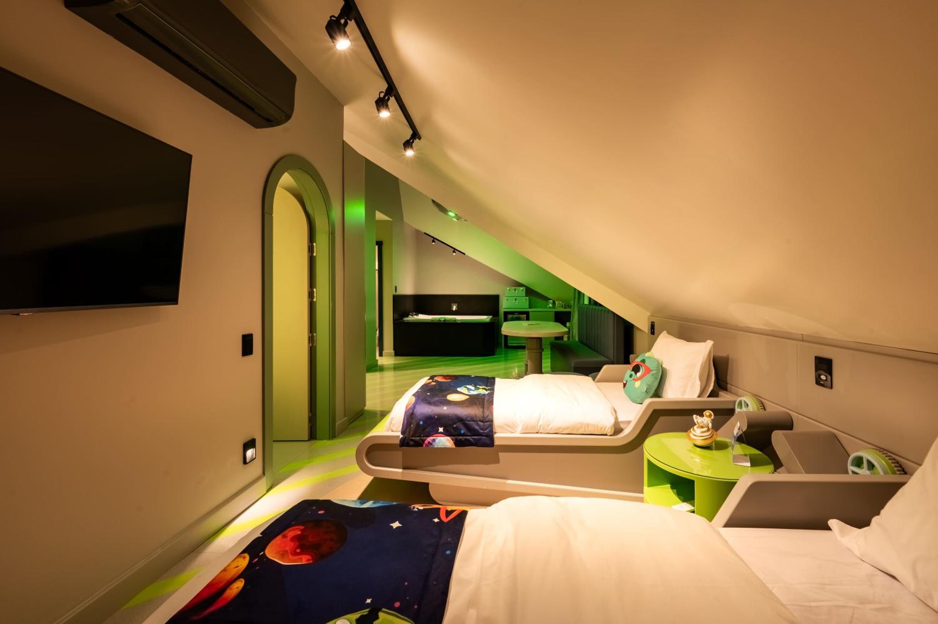 Aventura Espacial photo 2