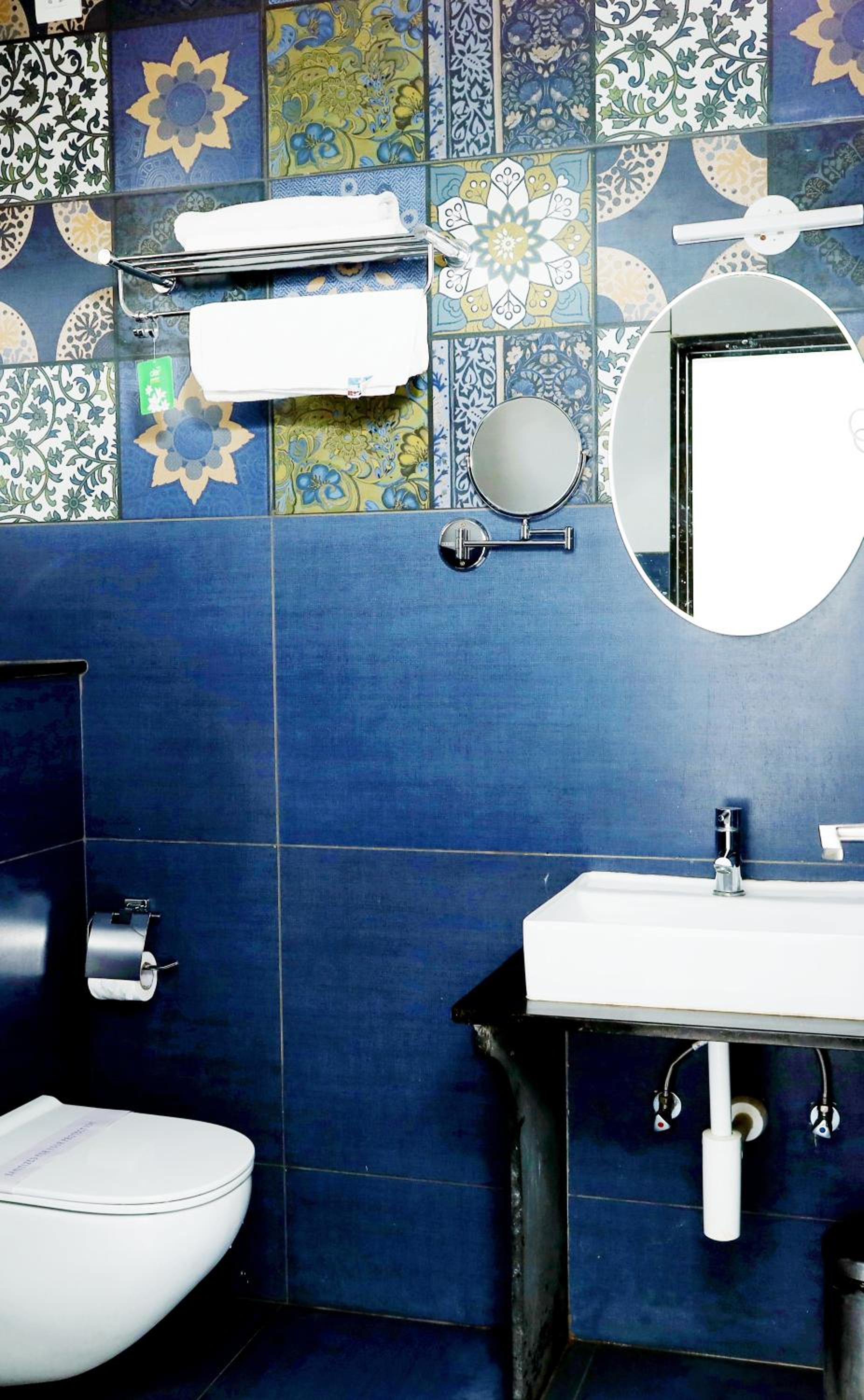 Deluxe King Room - Photo 4