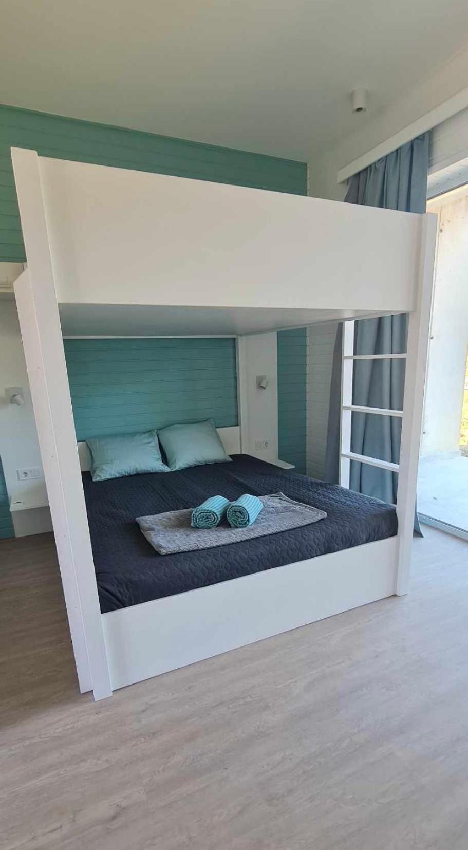 Quadruple Room with Private Bathroom photo 3