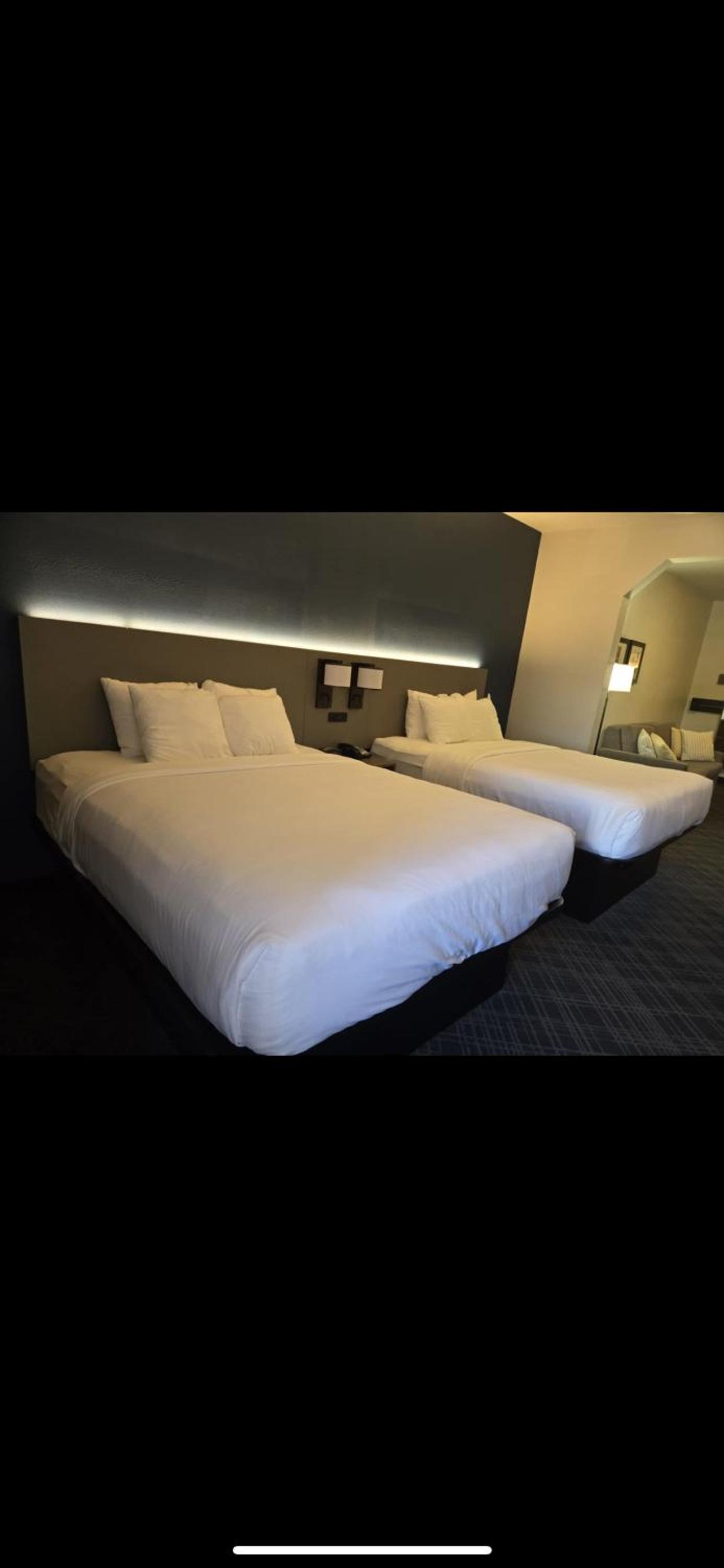 Superior Queen Room with Two Queen Beds - Non-Smoking - Photo 1