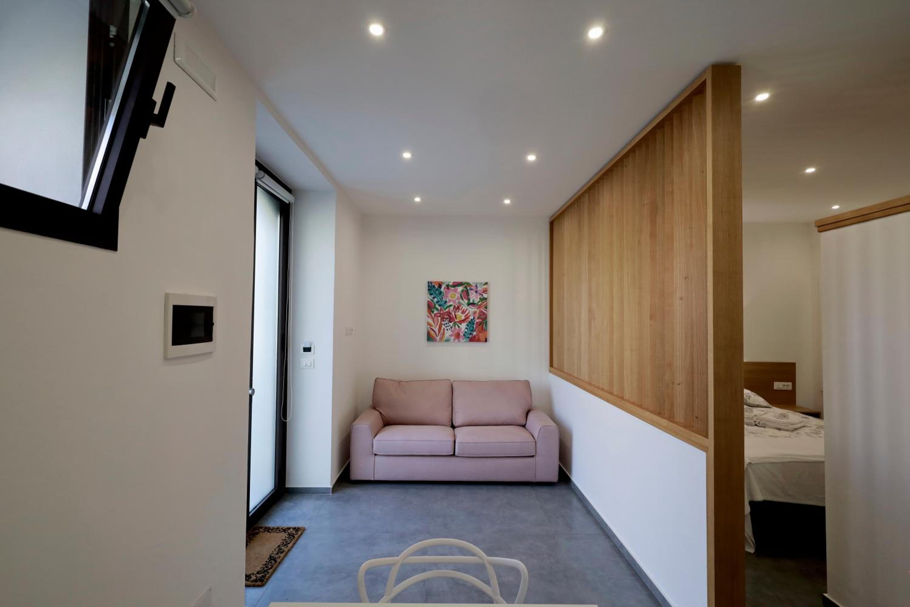 Studio with Spa Bath - Photo 3