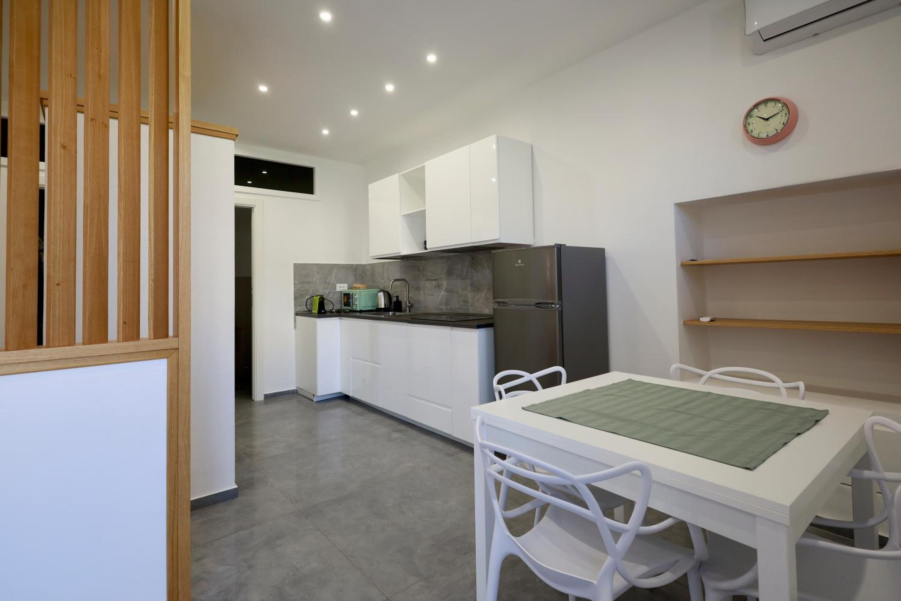 Studio with Spa Bath - Photo 5