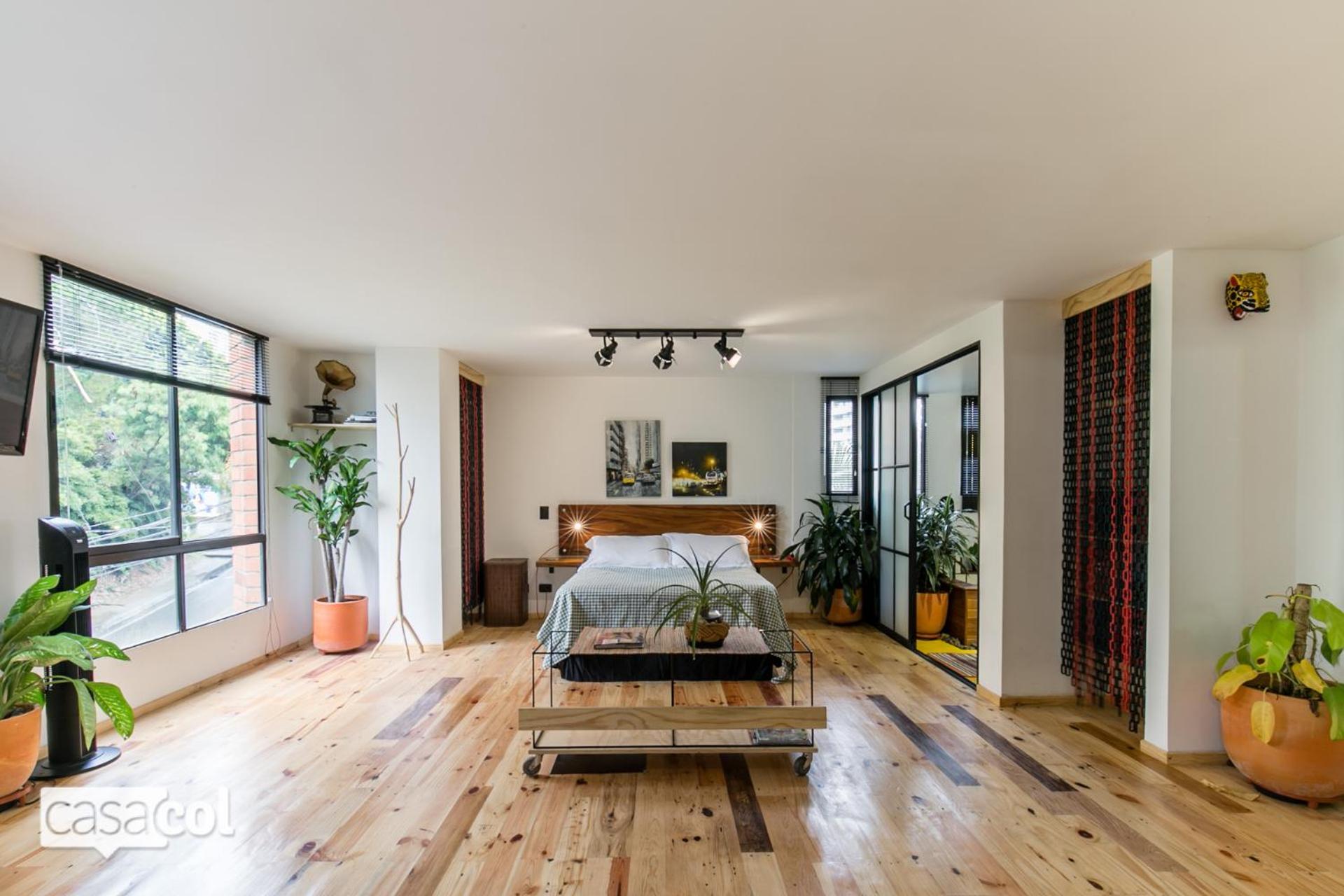 One-Bedroom Loft Apartment With Balcony