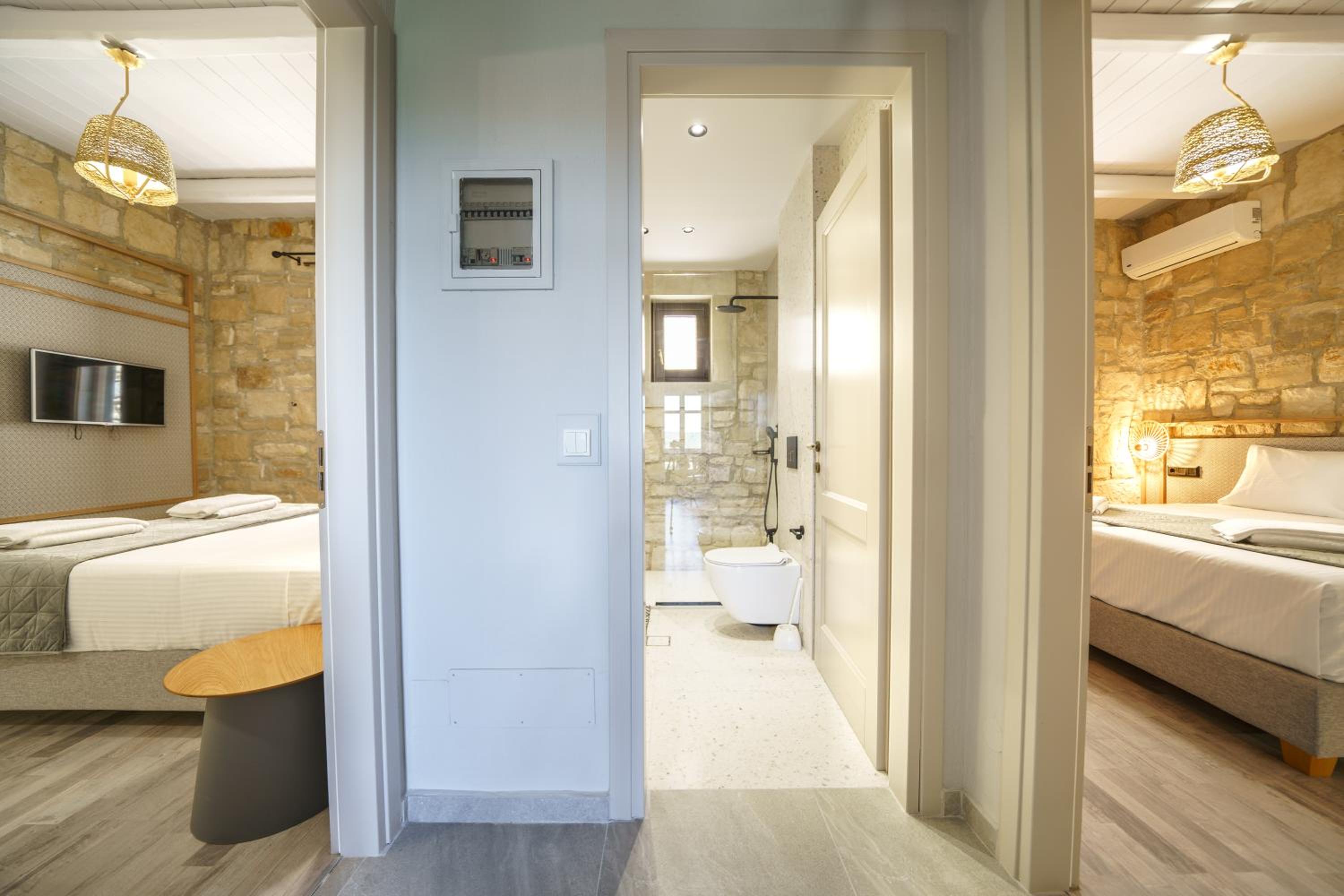 Villa with Private Pool - Photo 4