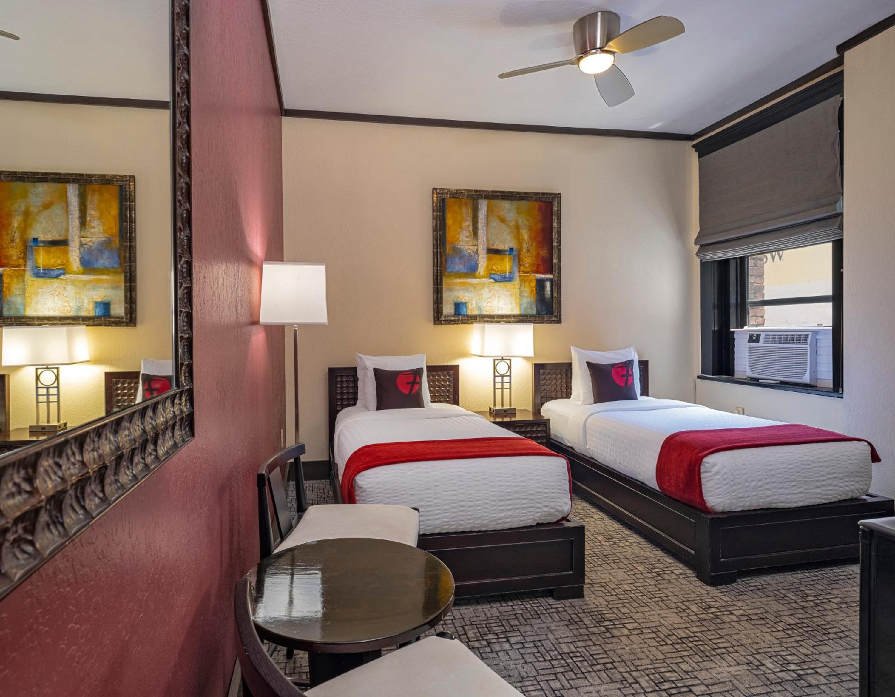 Standard Double Room With Two Full Beds - Photo 6