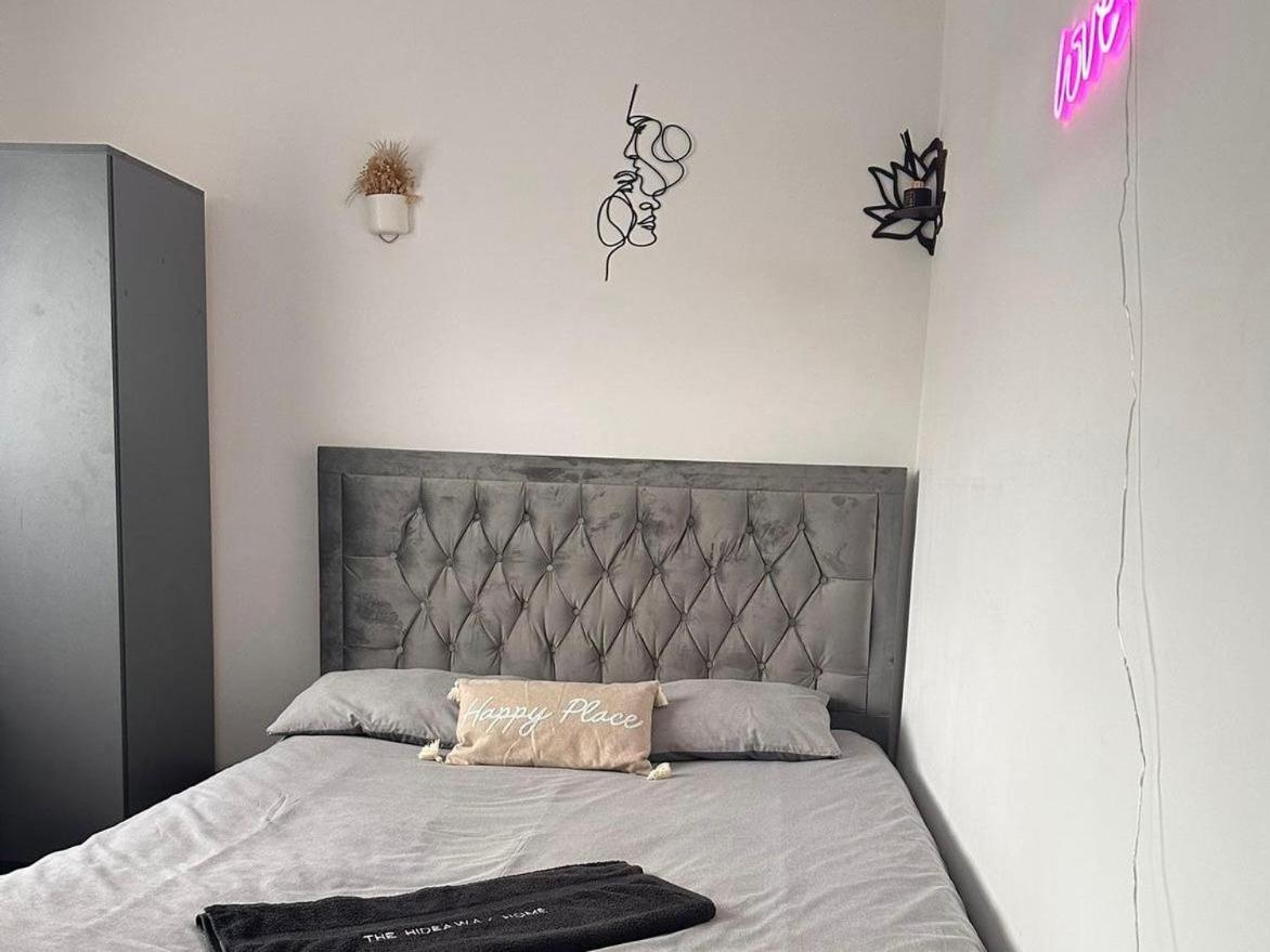 Two-Bedroom House photo 2