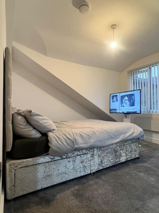 One-Bedroom Apartment photo 3