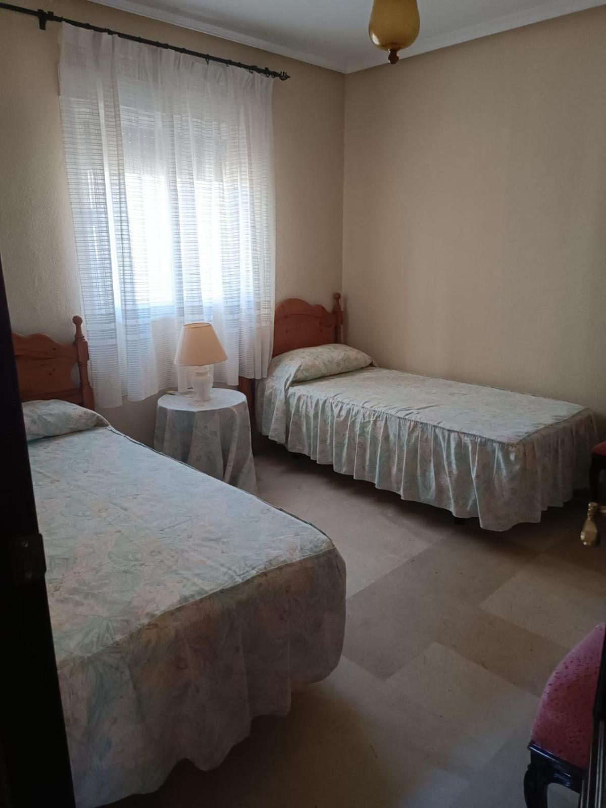 Casa de cuatro habitaciones