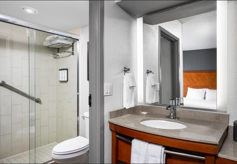 King Room with Sofa Bed - High Floor - Photo 3