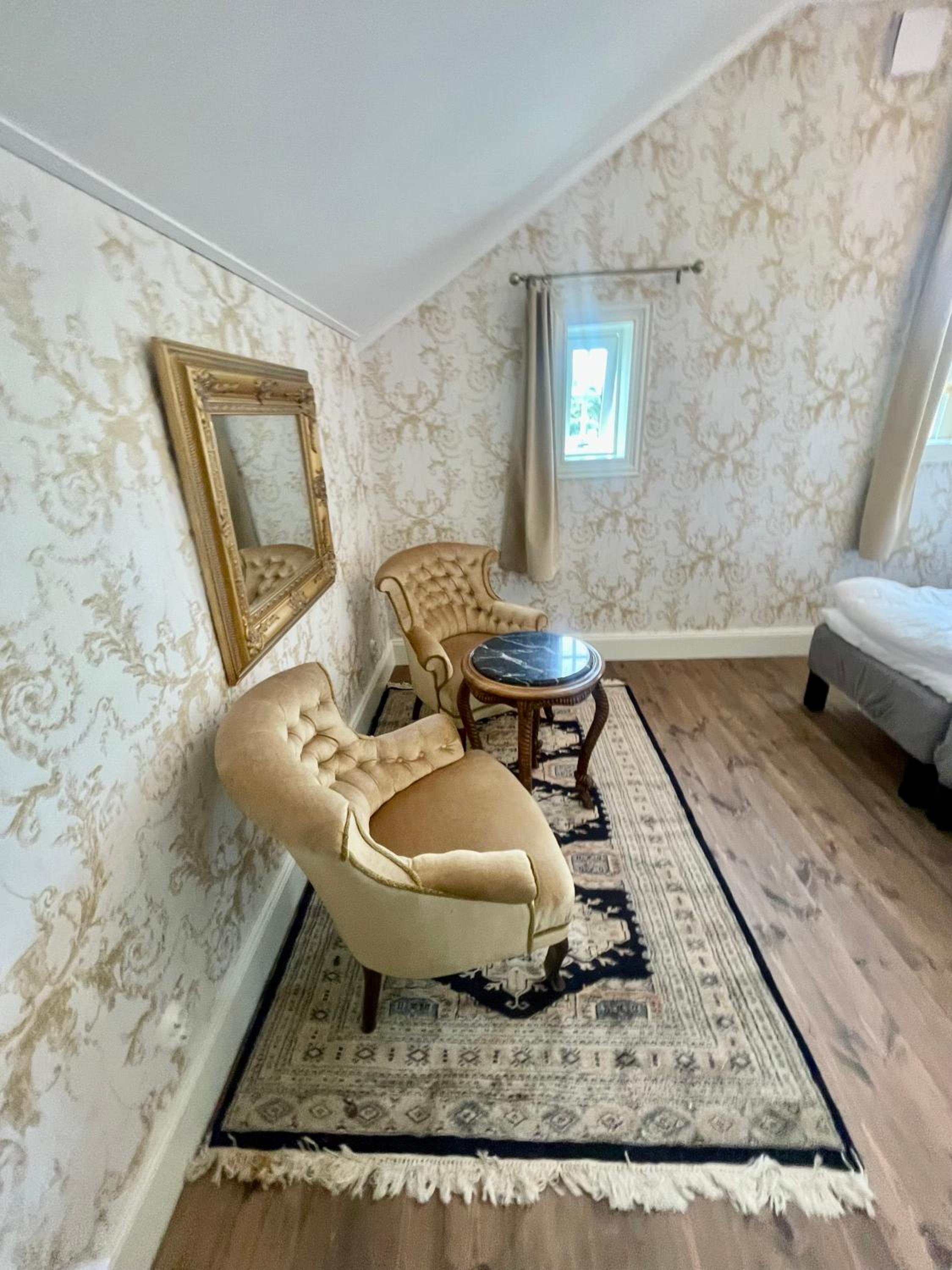 Double Room - Photo 2