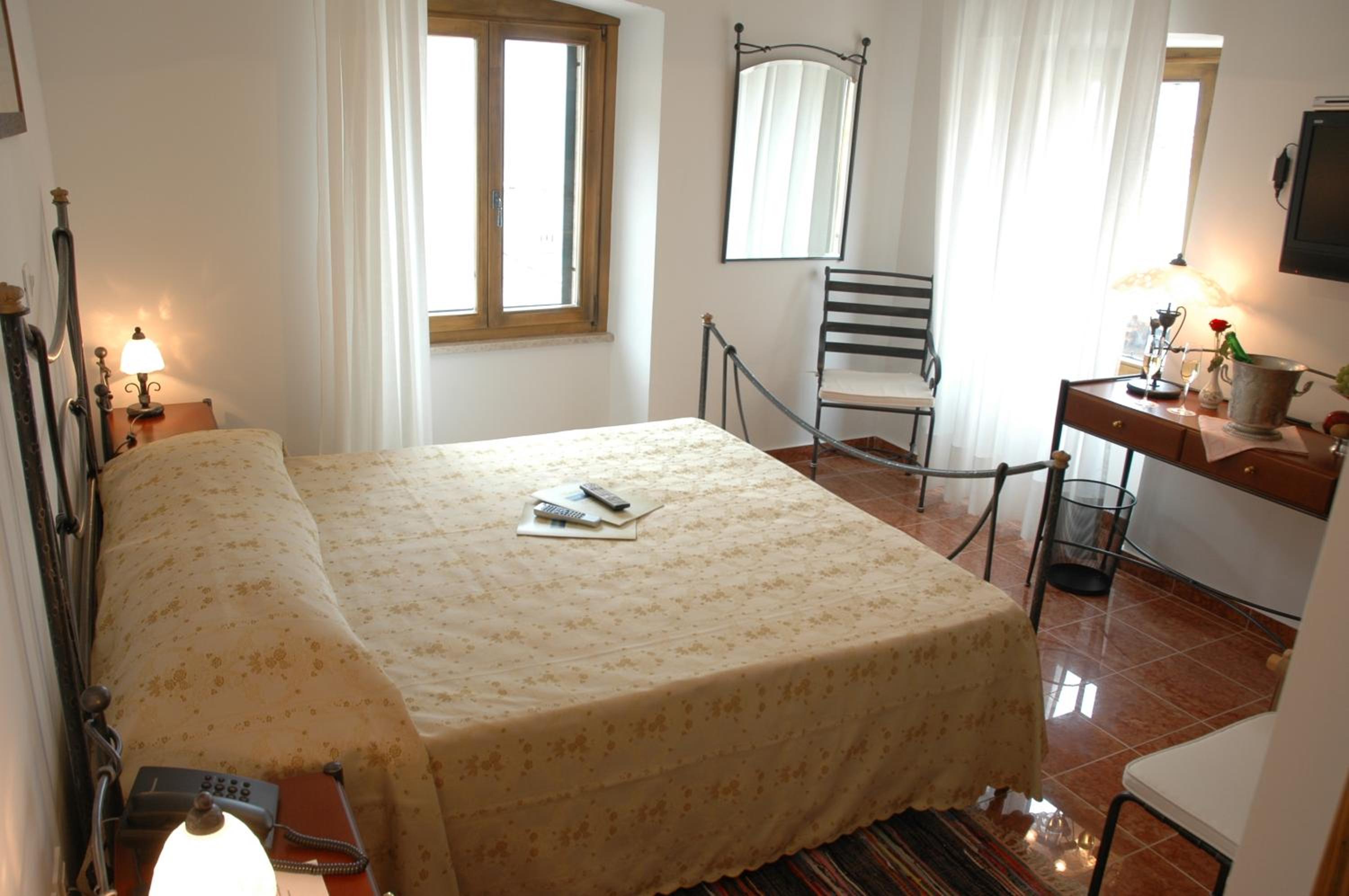 Double Room - Sea Side - Photo 5