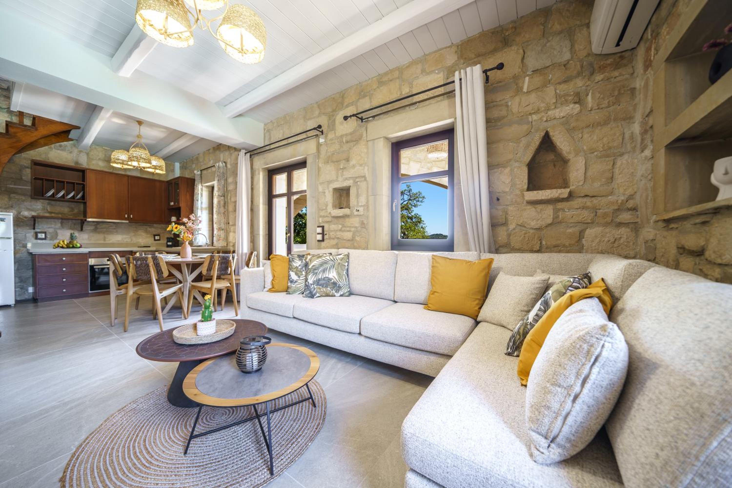 Villa with Private Pool - Photo 1