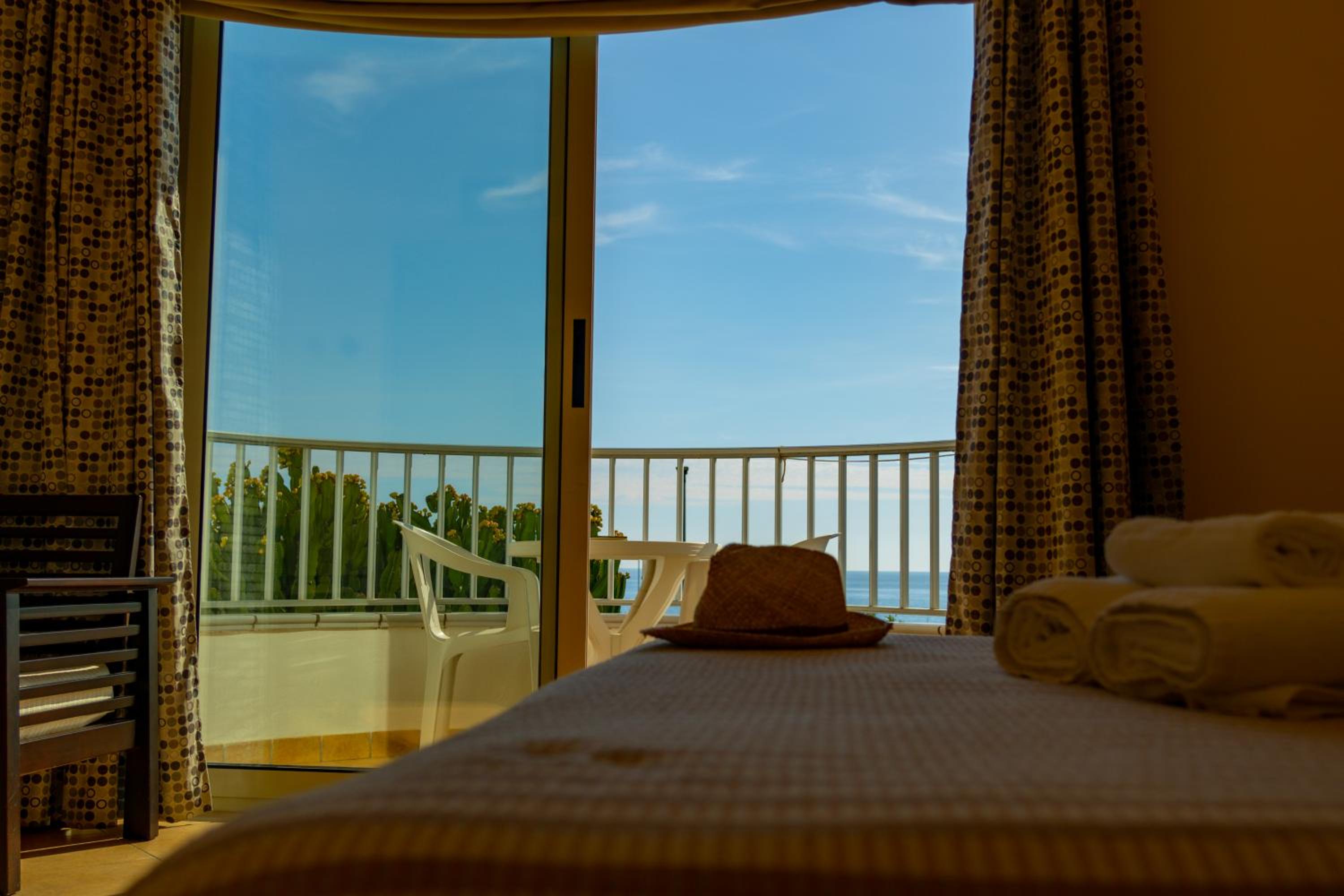 Deluxe Double Room with Sea View - Photo 5