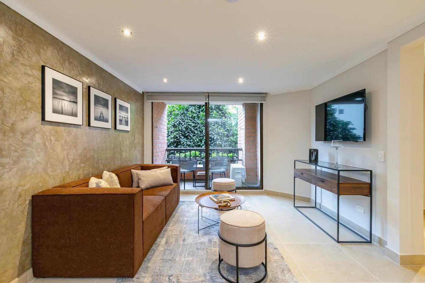 Two-Bedroom Deluxe Apartment With Balcony