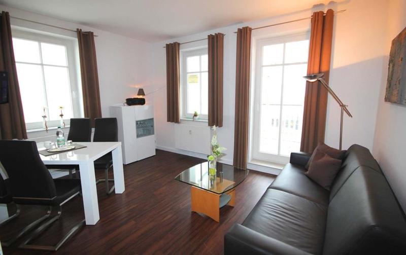 Apartment photo 2