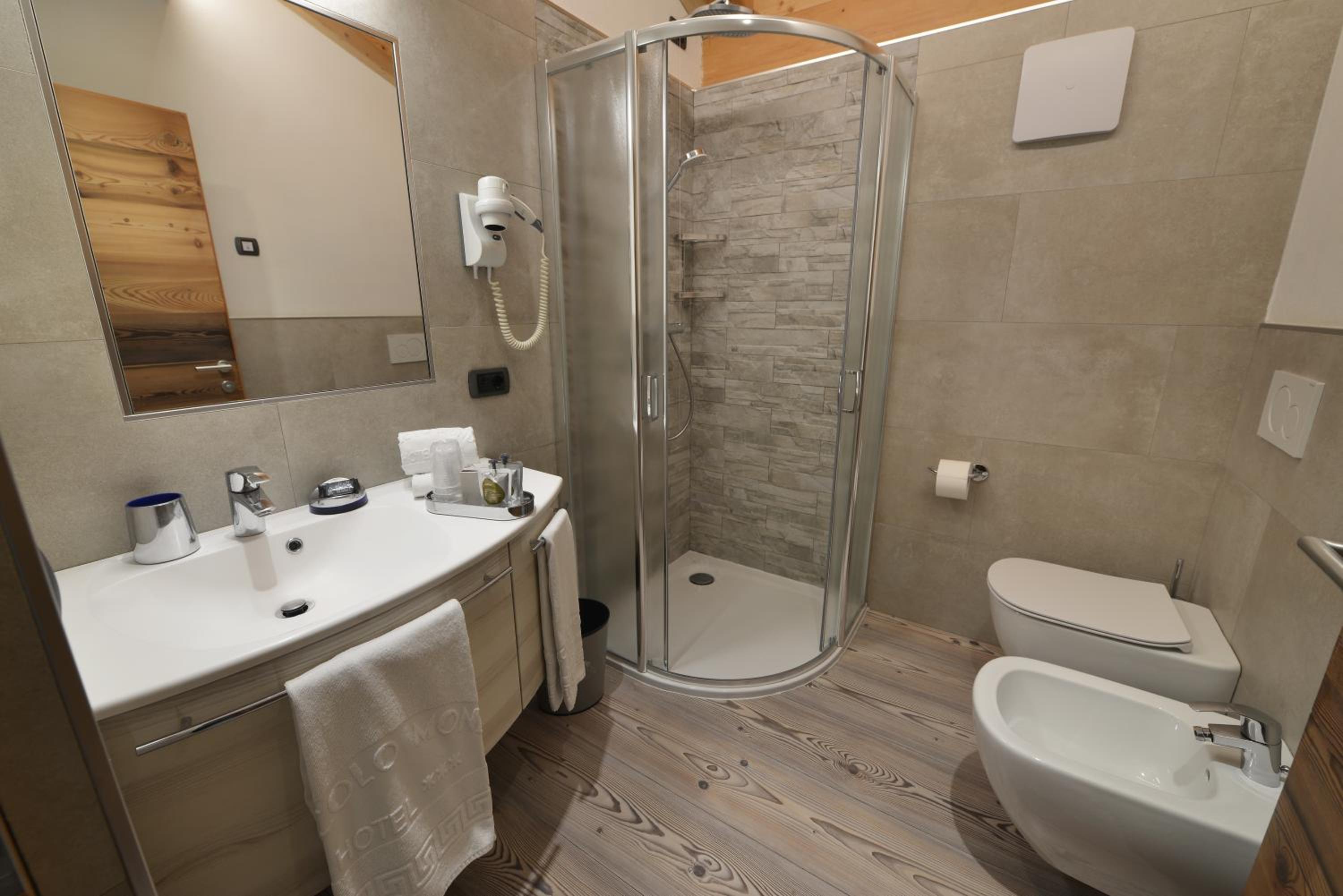 Deluxe Suite - Photo 34