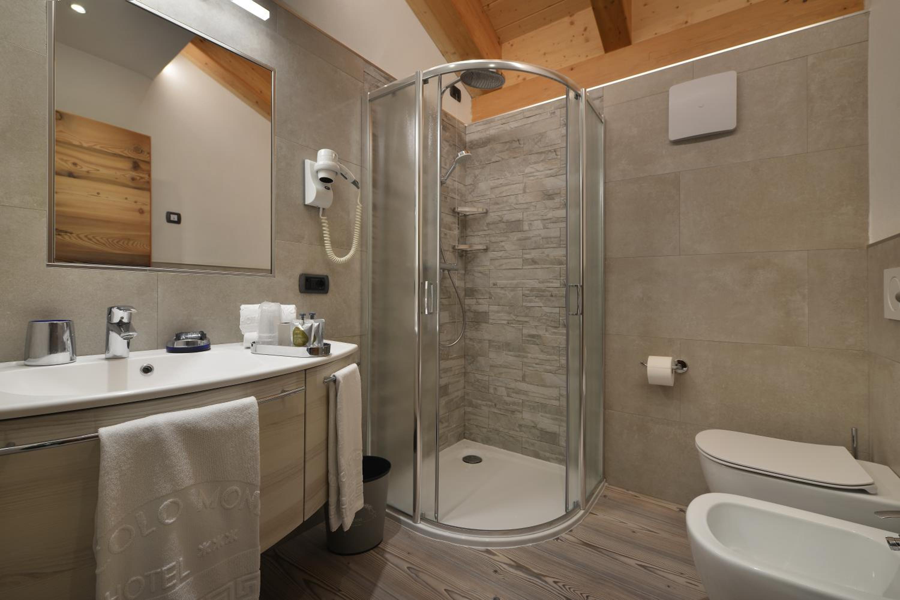 Junior Suite with Balcony photo 3