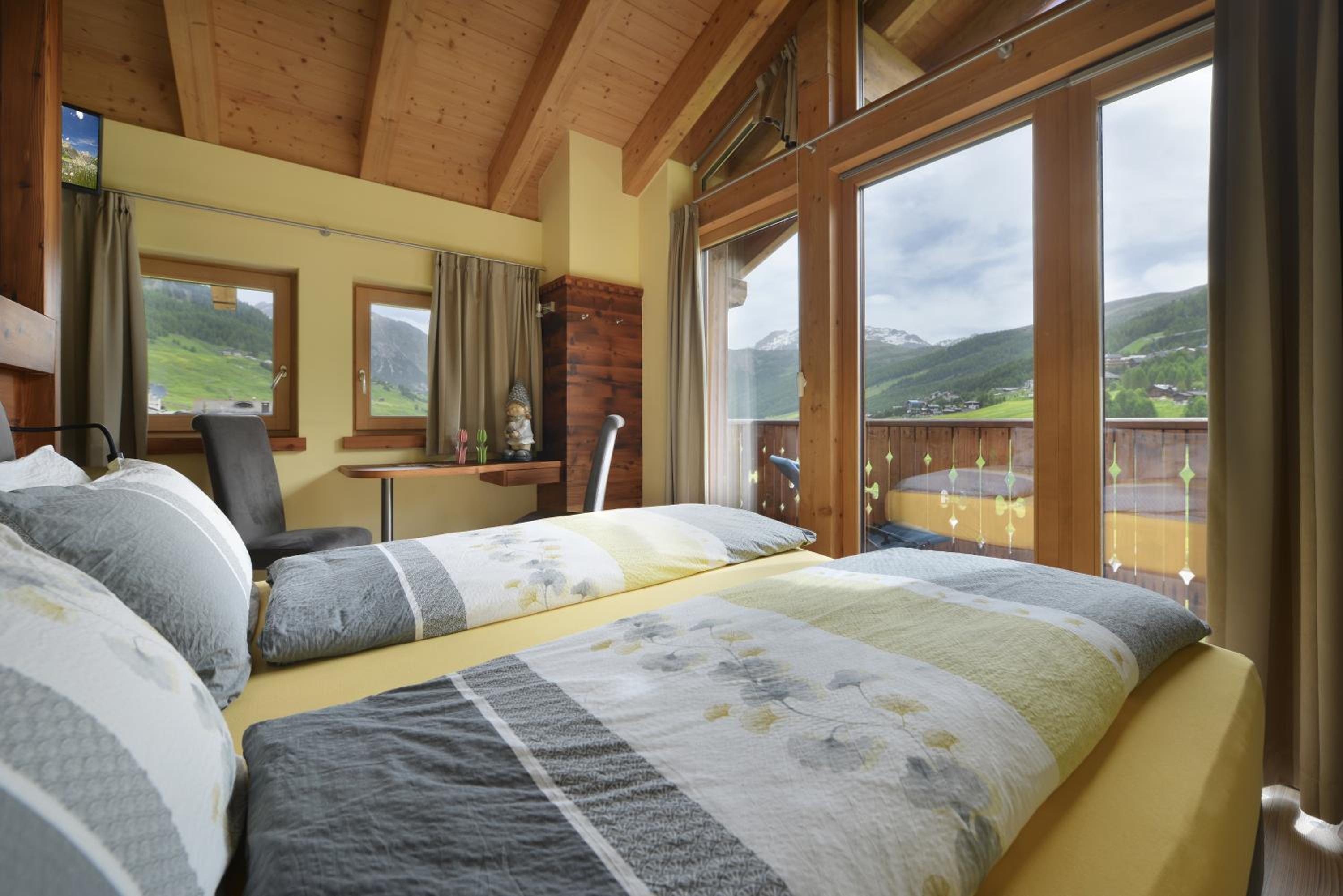 Deluxe Suite - Photo 36