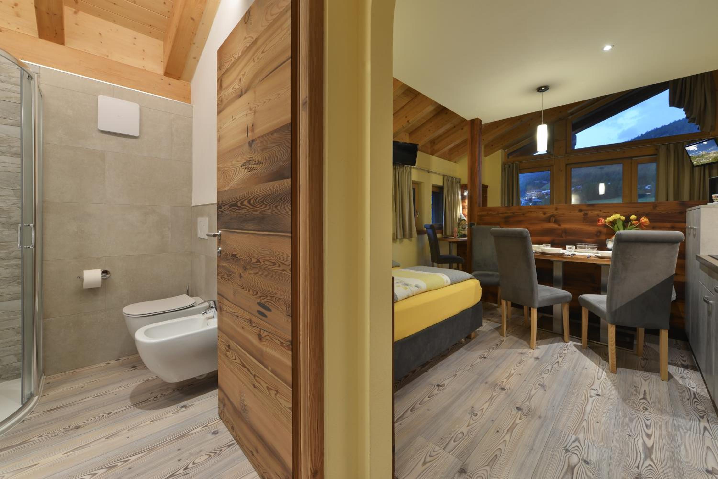 Deluxe Suite - Photo 37