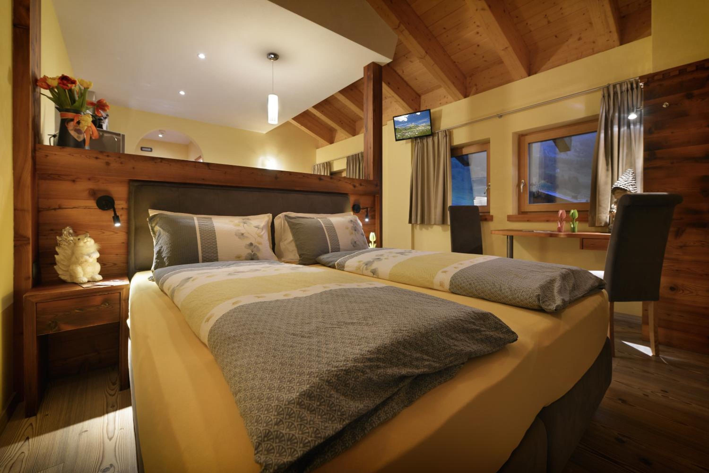 Deluxe Suite - Photo 5