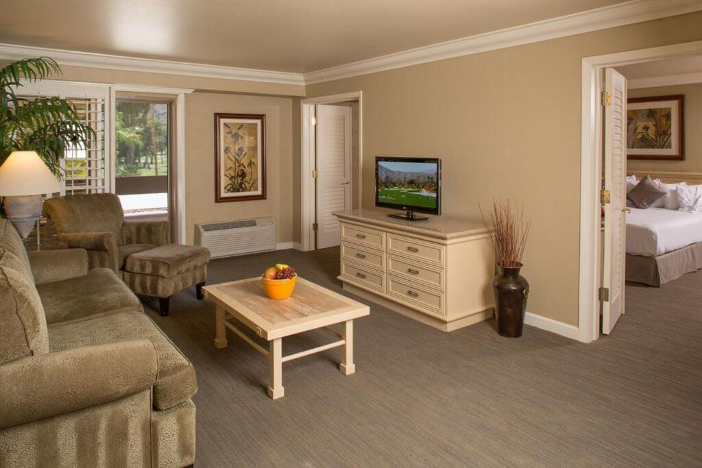2 Queen Beds Suite - Photo 4