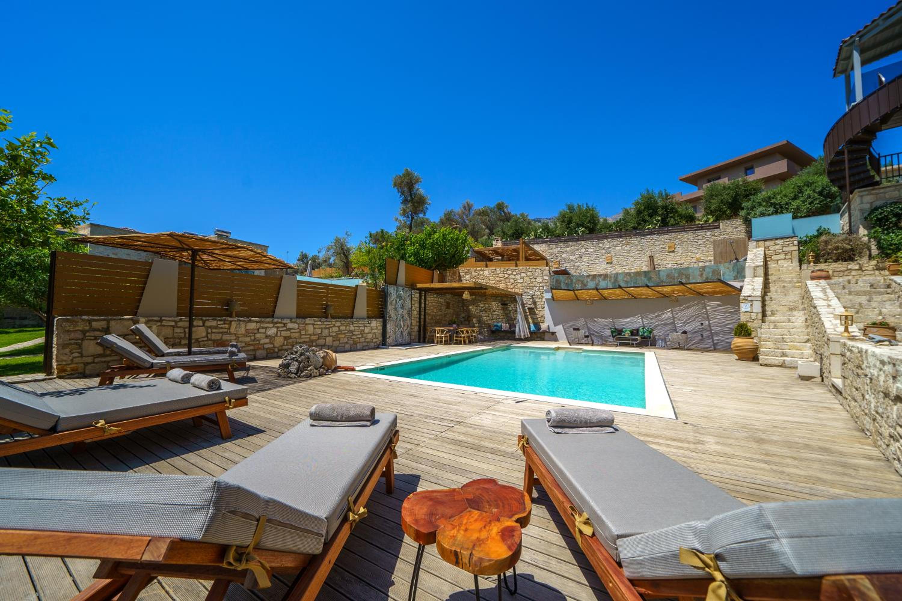 Villa with Private Pool - Photo 13