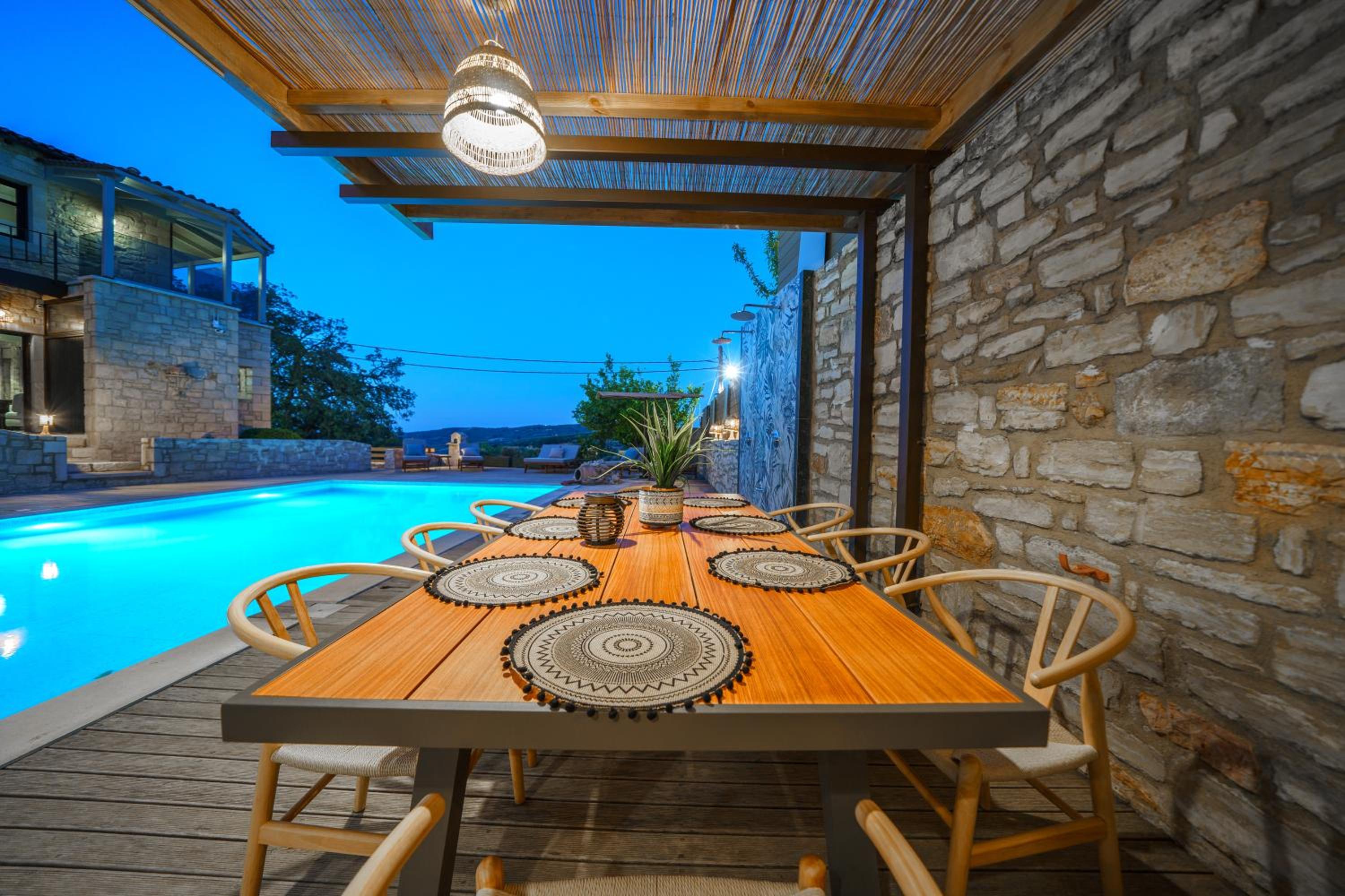 Villa with Private Pool - Photo 11